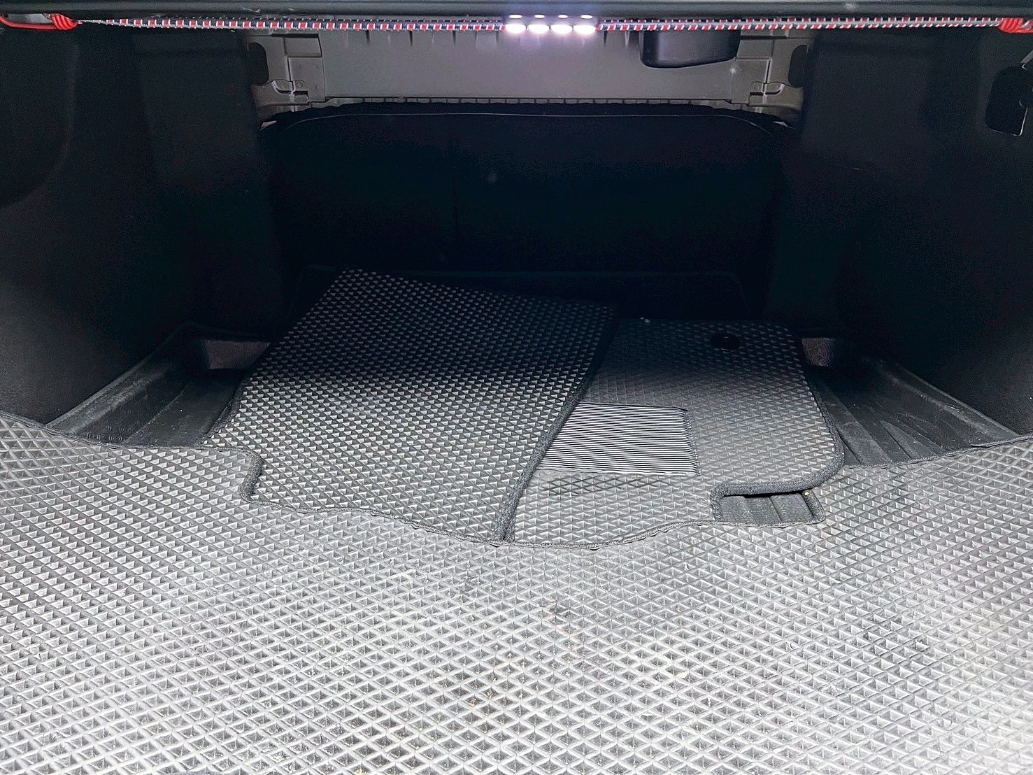 全台到府賞車 2019/20 Toyota Camry Hybrid 尊爵版(多元計程車改)『小李經理』元禾國際車業/中古車/促銷中  第17張相片