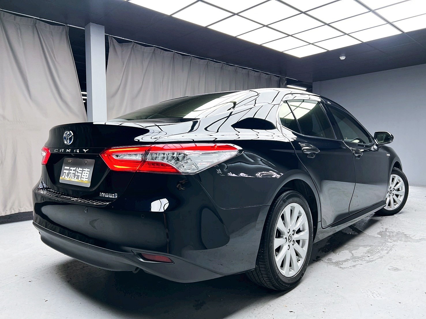 全台到府賞車 2019/20 Toyota Camry Hybrid 尊爵版(多元計程車改)『小李經理』元禾國際車業/中古車/促銷中  第18張相片