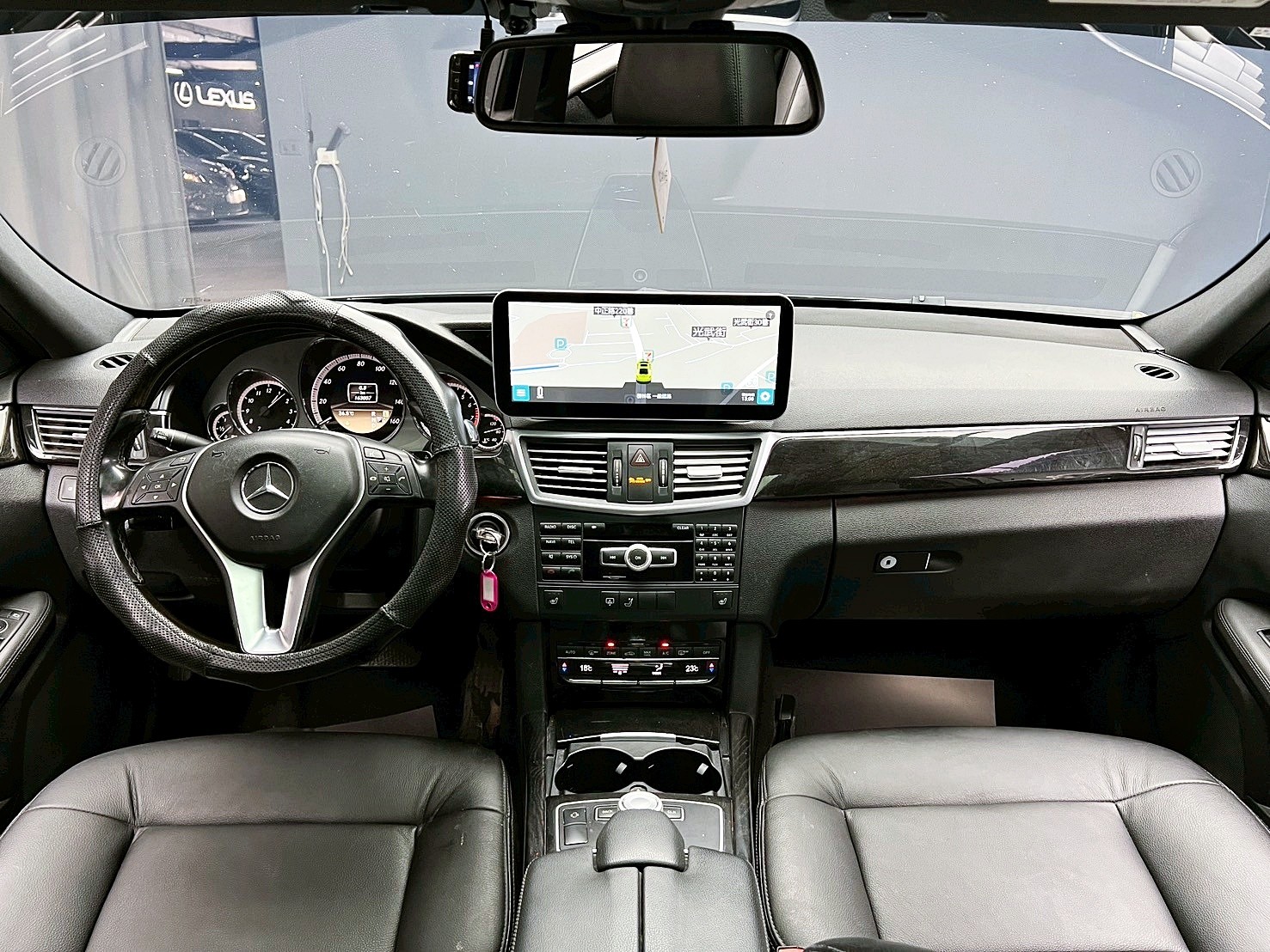 全台到府賞車 2012 Benz E350 Sedan BlueEFFICIENCY Avantgarde W212型『小李經理』元禾國際車業/中古車/促銷中  第10張相片