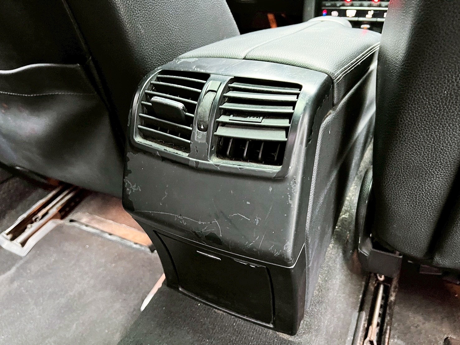 全台到府賞車 2012 Benz E350 Sedan BlueEFFICIENCY Avantgarde W212型『小李經理』元禾國際車業/中古車/促銷中  第12張相片