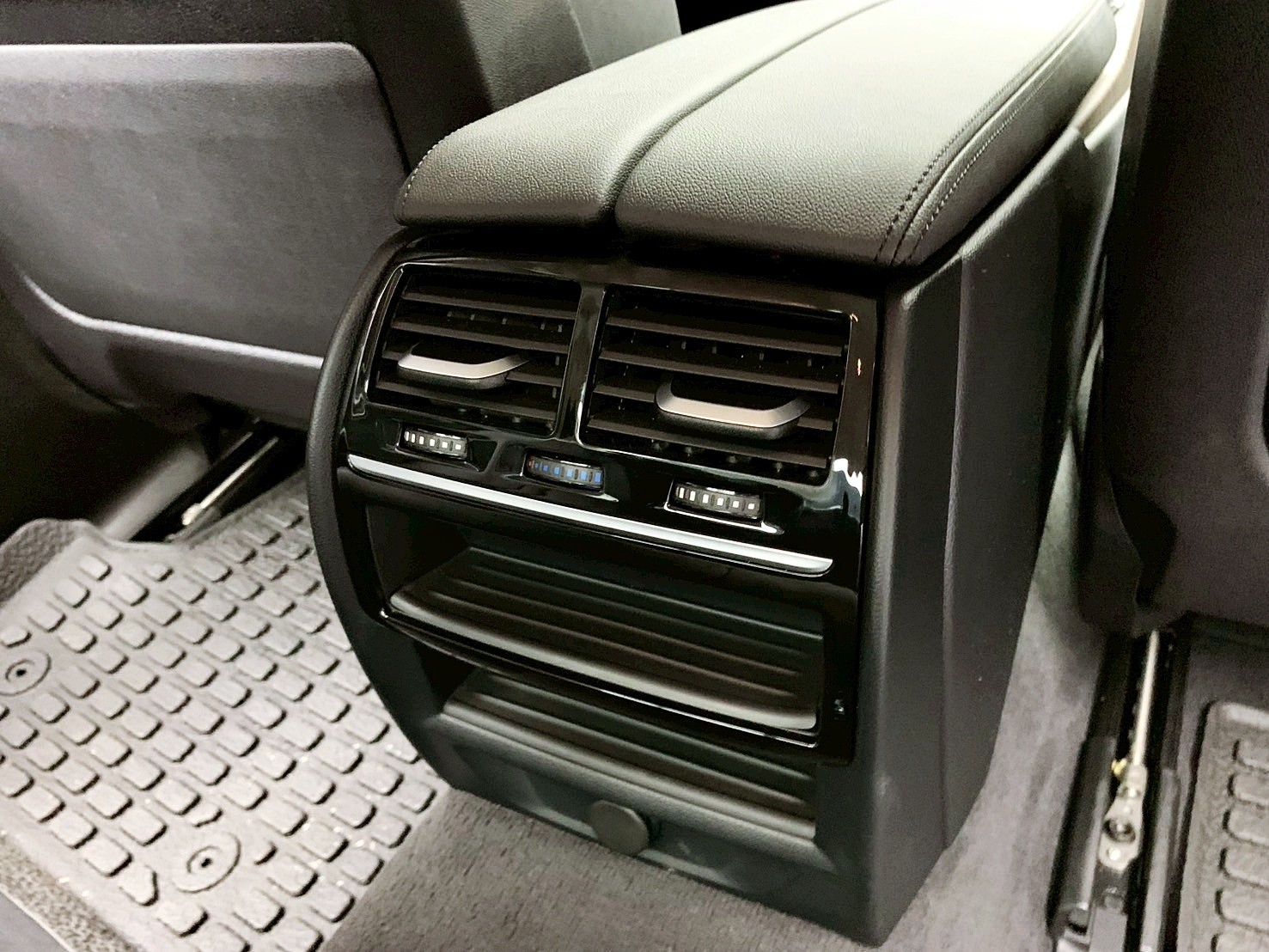 全台到府賞車 2019 BMW 520i Sedan 極智版 G30型『小李經理』元禾國際車業/中古車/促銷中  第12張相片