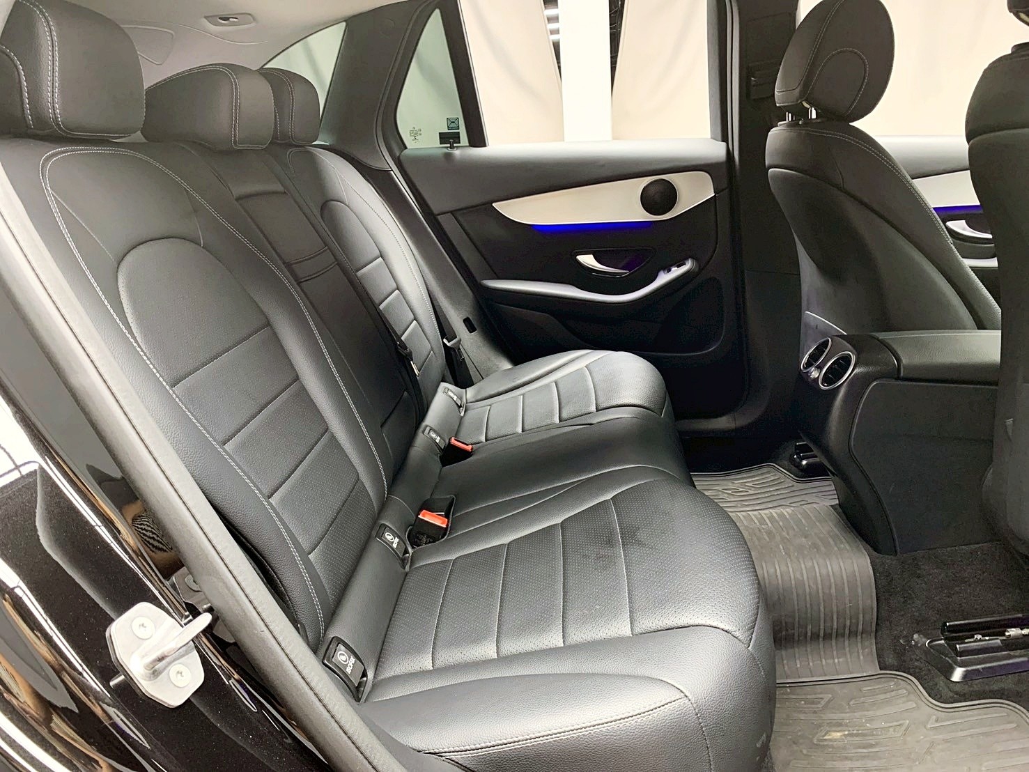 全台到府賞車 2020 Benz GLC200 X253型『小李經理』元禾國際車業/中古車/促銷中  第17張相片