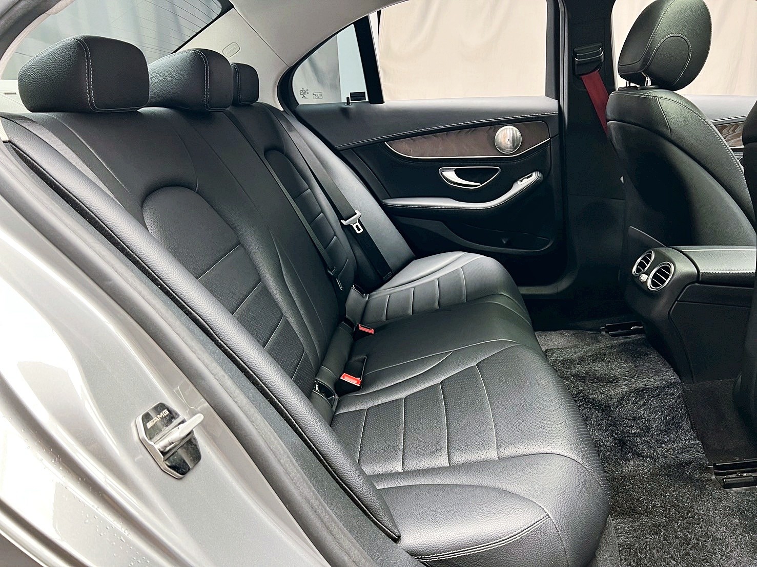 全台到府賞車 2015 Benz C200 Sedan Exclusive W205型『小李經理』元禾國際車業/中古車/促銷中  第12張相片