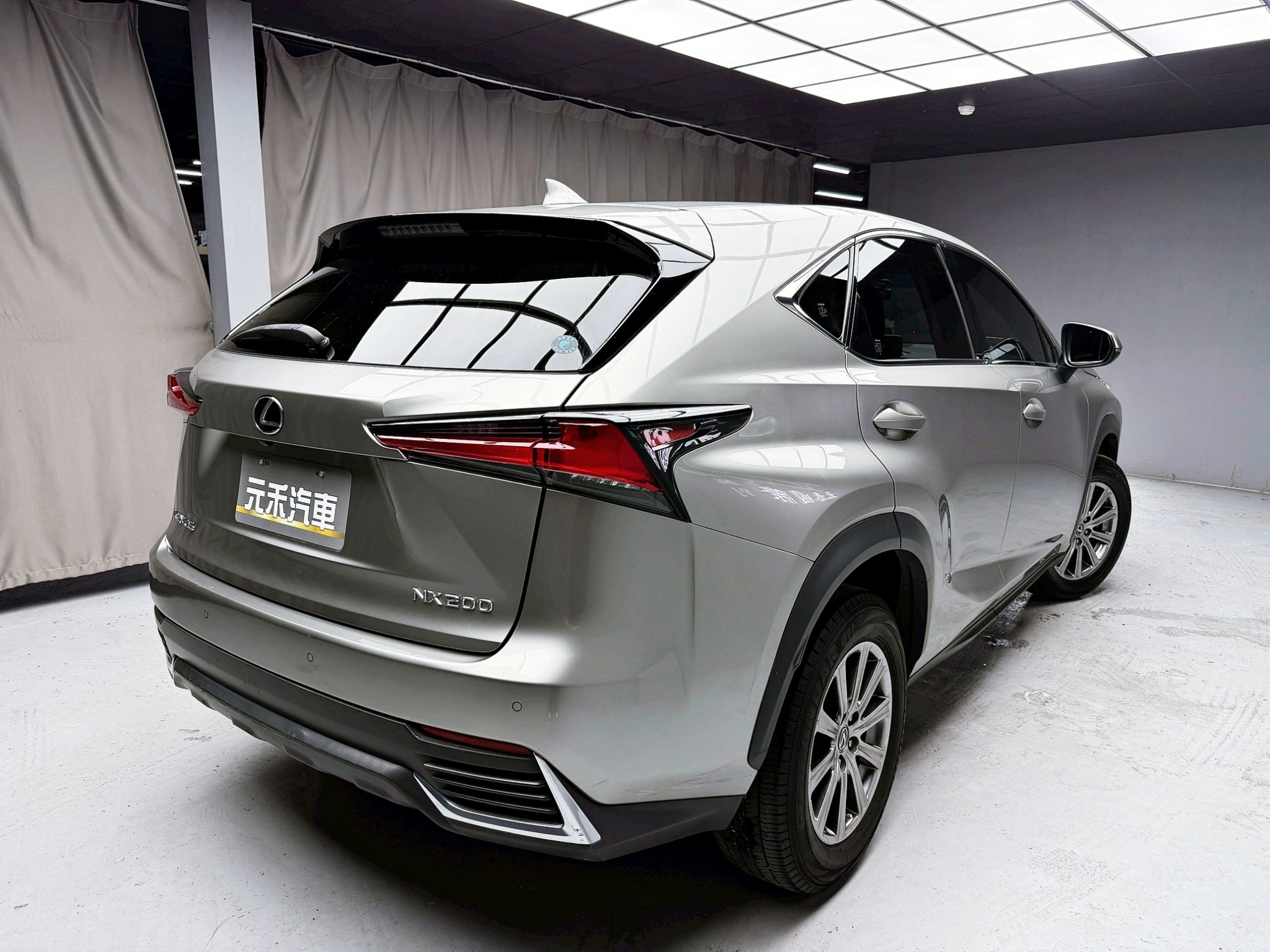 全台到府賞車 2018 Lexus NX200 菁英版『小李經理』元禾國際車業/中古車/促銷中  第17張相片