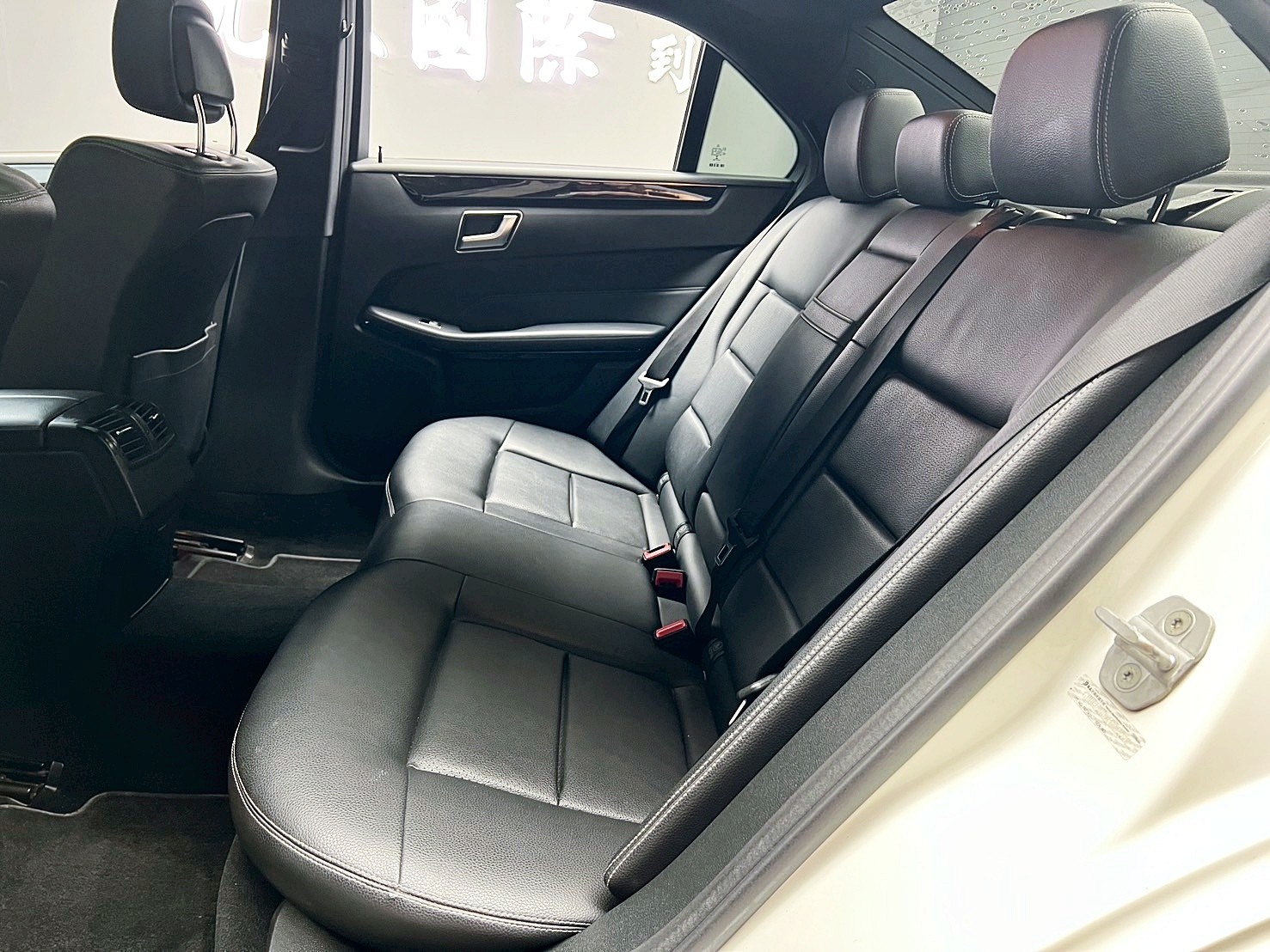 全台到府賞車 2014 Benz E350 Sedan Avantgarde W212型『小李經理』元禾國際車業/中古車/促銷中  第14張相片