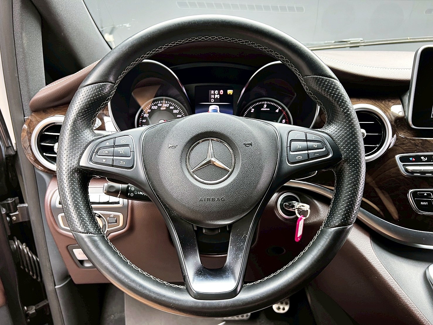 全台到府賞車 2015/16 Benz V250d Avantgarde W447型 七人座『小李經理』元禾國際車業/中古車/促銷中  第8張相片