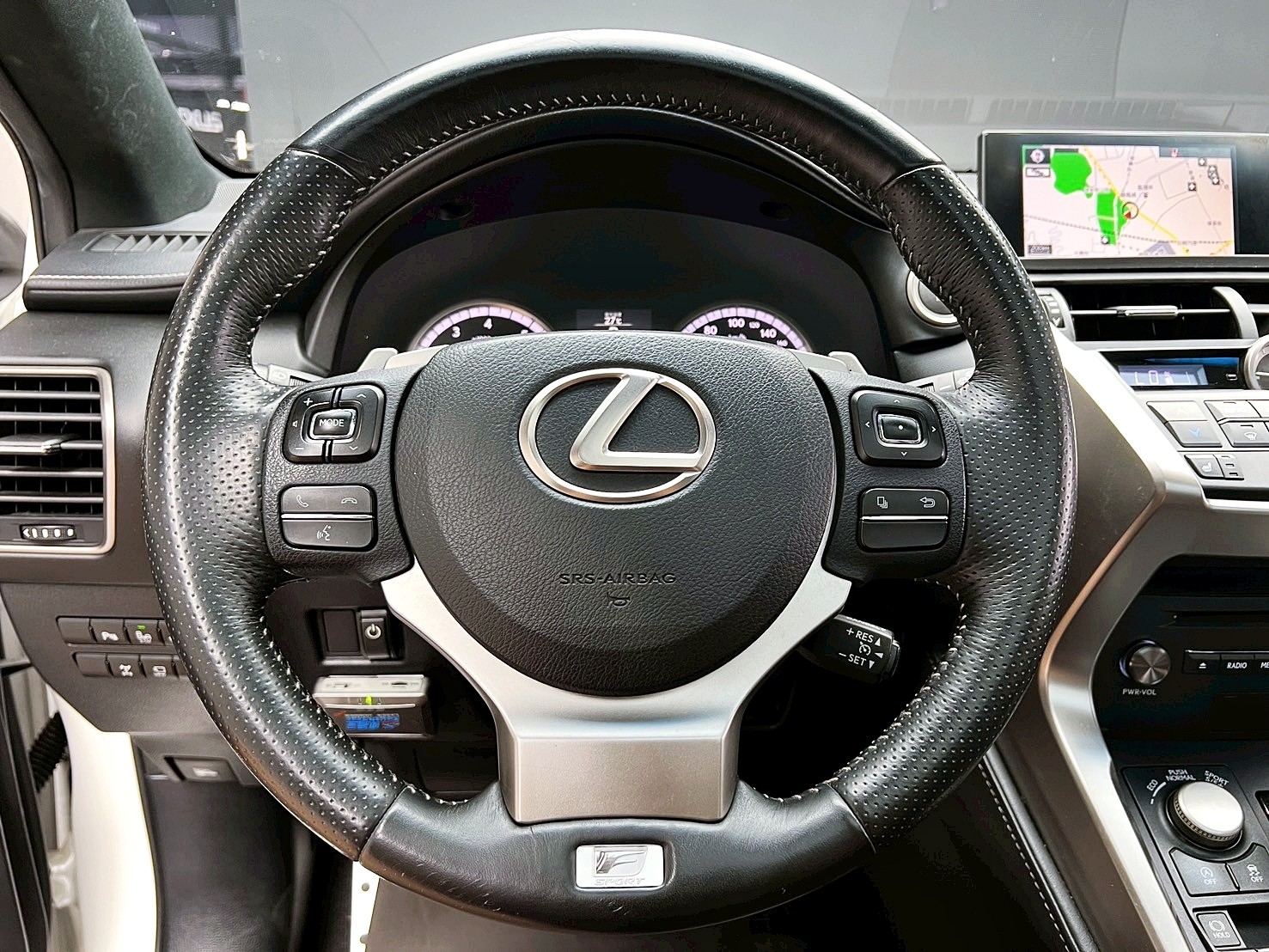 全台到府賞車 2015 Lexus NX200t AWD F-Sport 全景天窗版『小李經理』元禾國際車業/中古車/促銷中  第8張相片