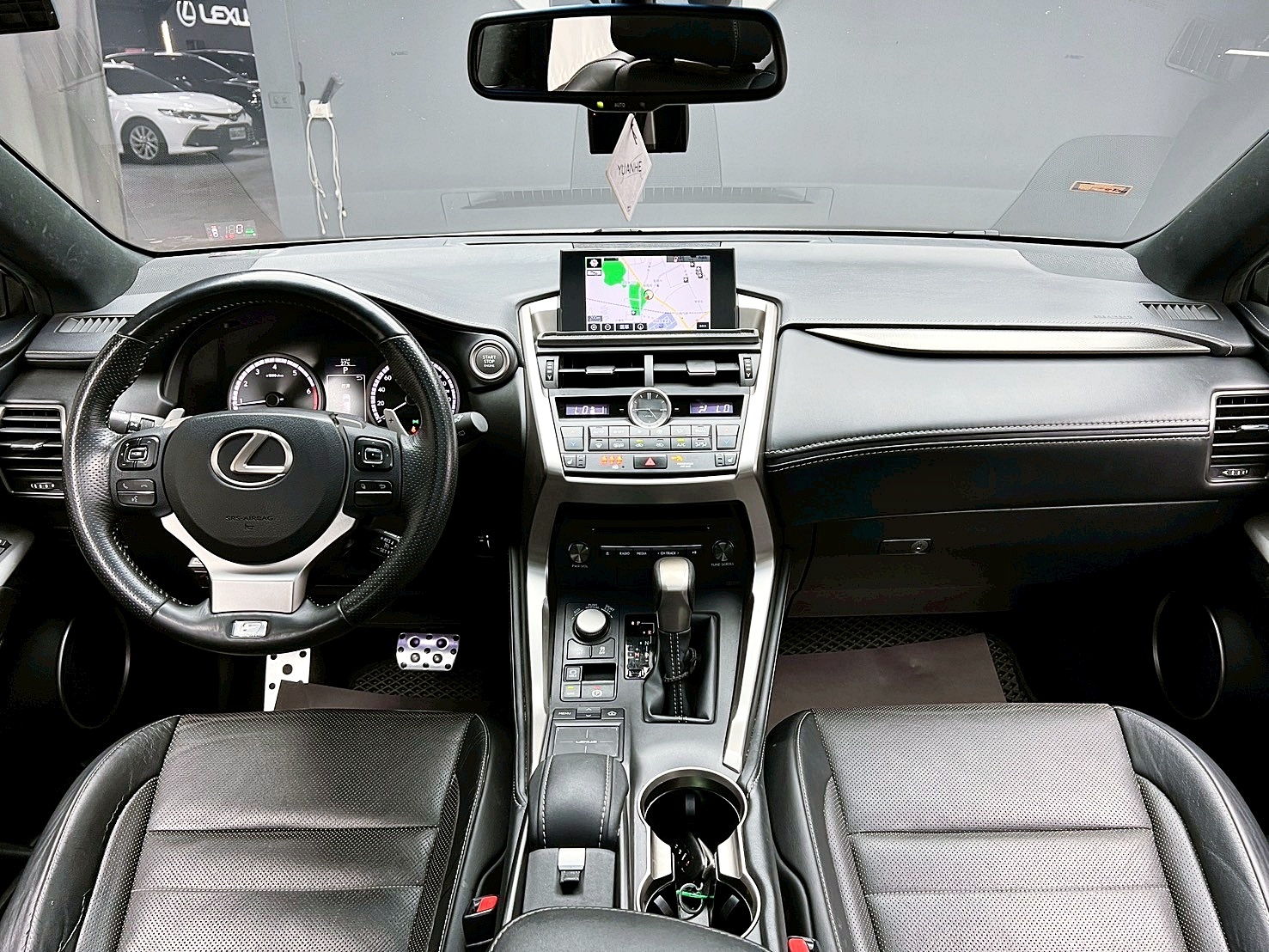全台到府賞車 2015 Lexus NX200t AWD F-Sport 全景天窗版『小李經理』元禾國際車業/中古車/促銷中  第10張相片