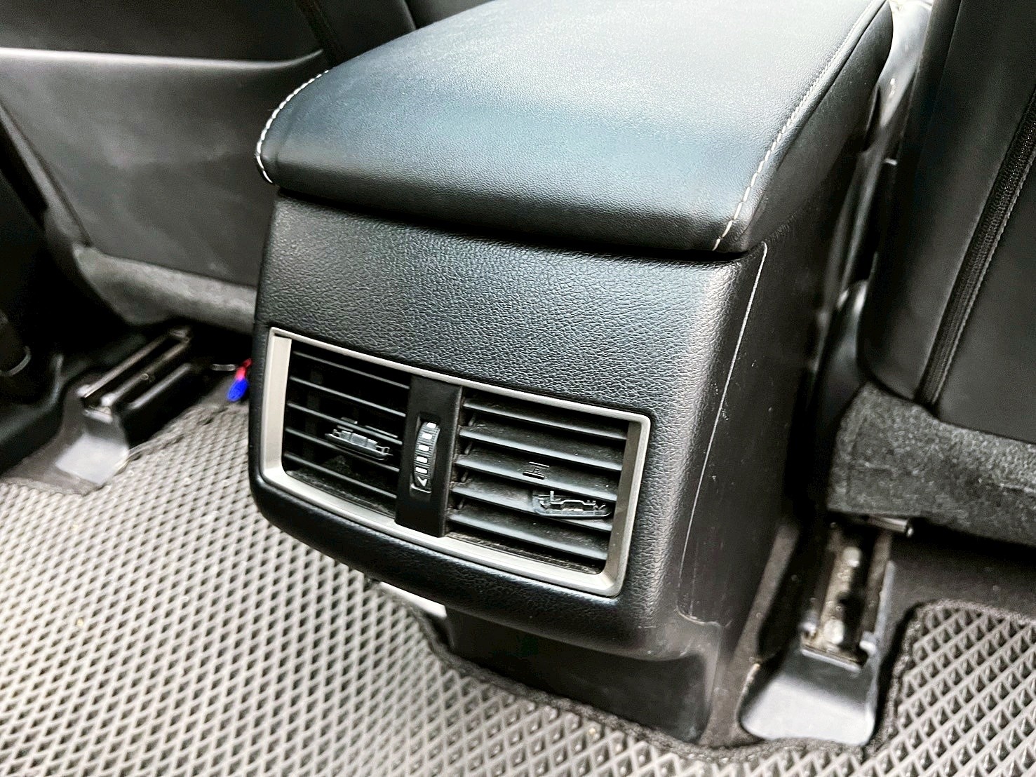 全台到府賞車 2015 Lexus NX200t AWD F-Sport 全景天窗版『小李經理』元禾國際車業/中古車/促銷中  第12張相片