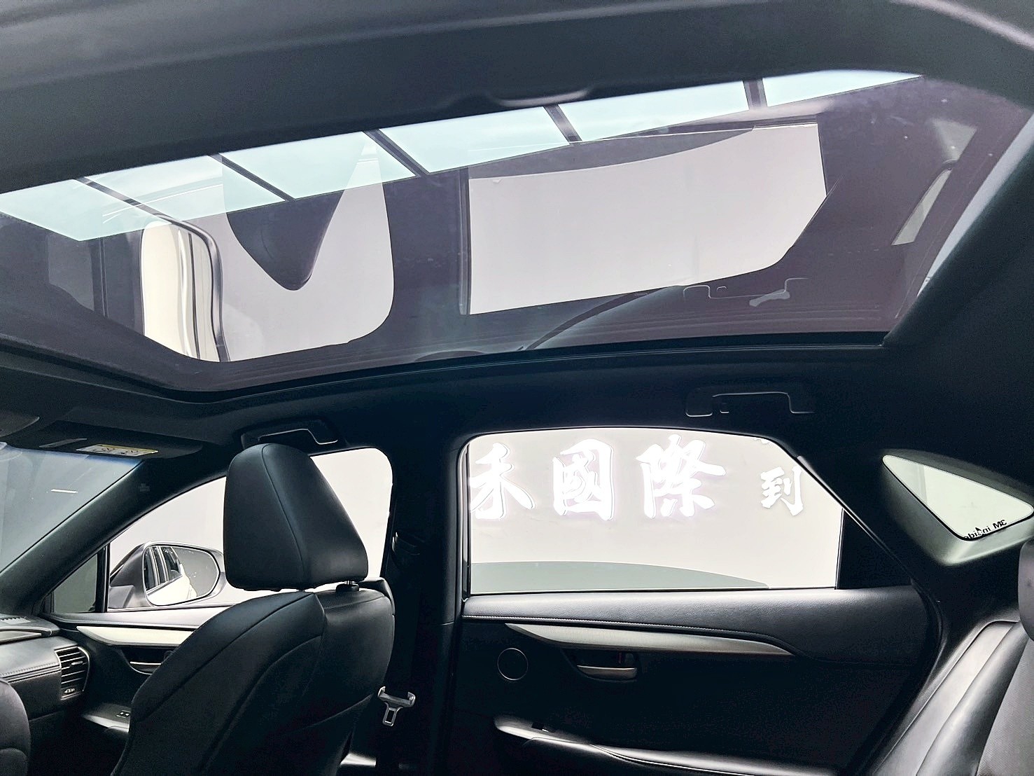 全台到府賞車 2015 Lexus NX200t AWD F-Sport 全景天窗版『小李經理』元禾國際車業/中古車/促銷中  第14張相片