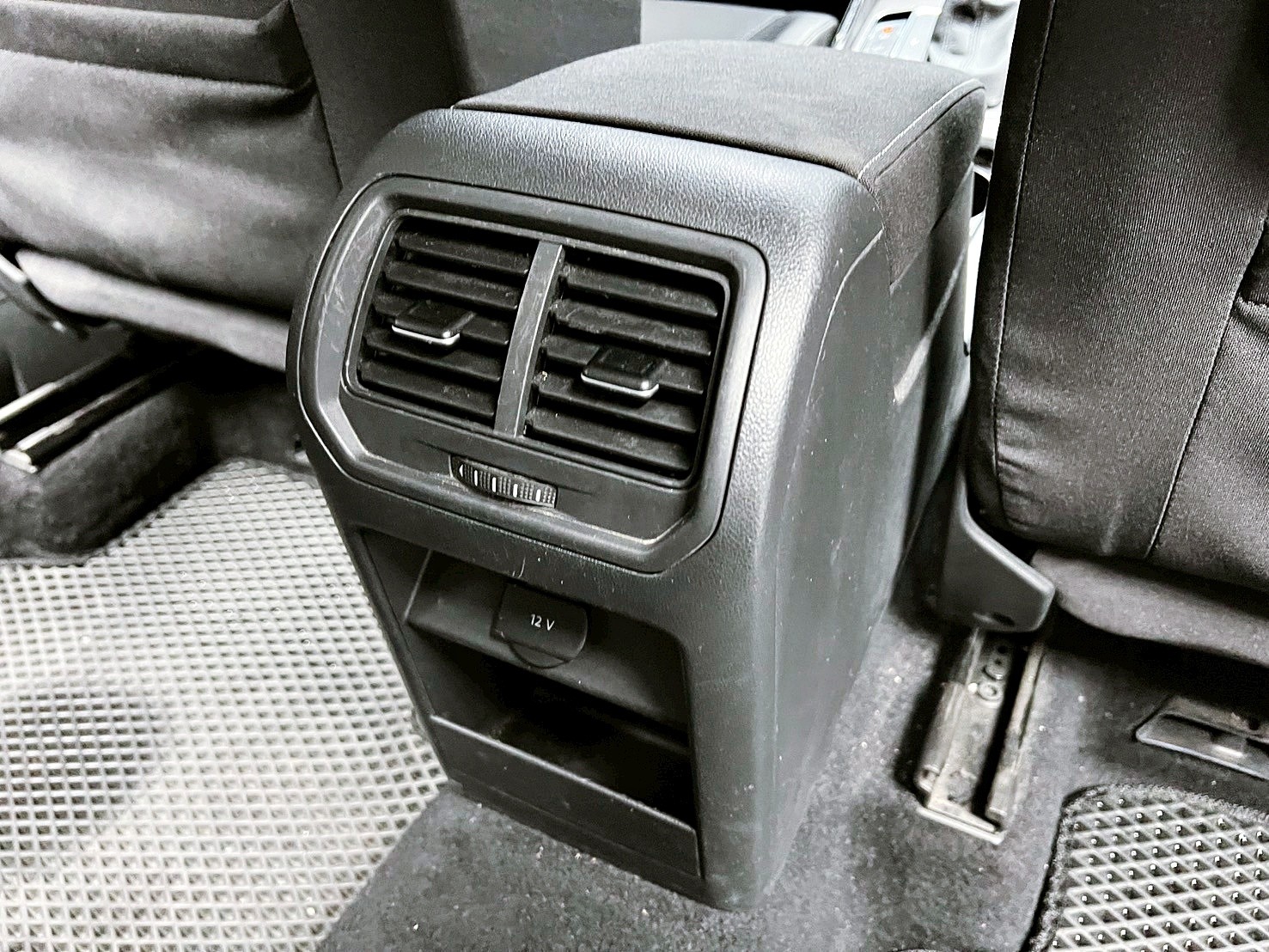 全台到府賞車 2015/16 福斯 Golf Sportsvan 280TDI Comfortline『小李經理』元禾國際車業/中古車/促銷中  第11張相片