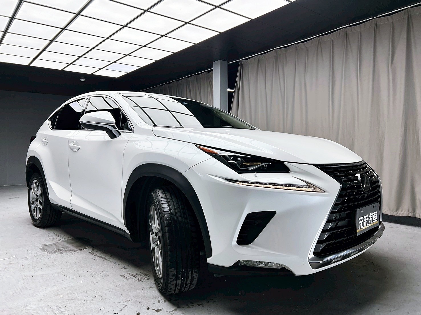 全台到府賞車 2017/18 Lexus NX300 頂級版『小李經理』元禾國際車業/中古車/促銷中  第19張相片