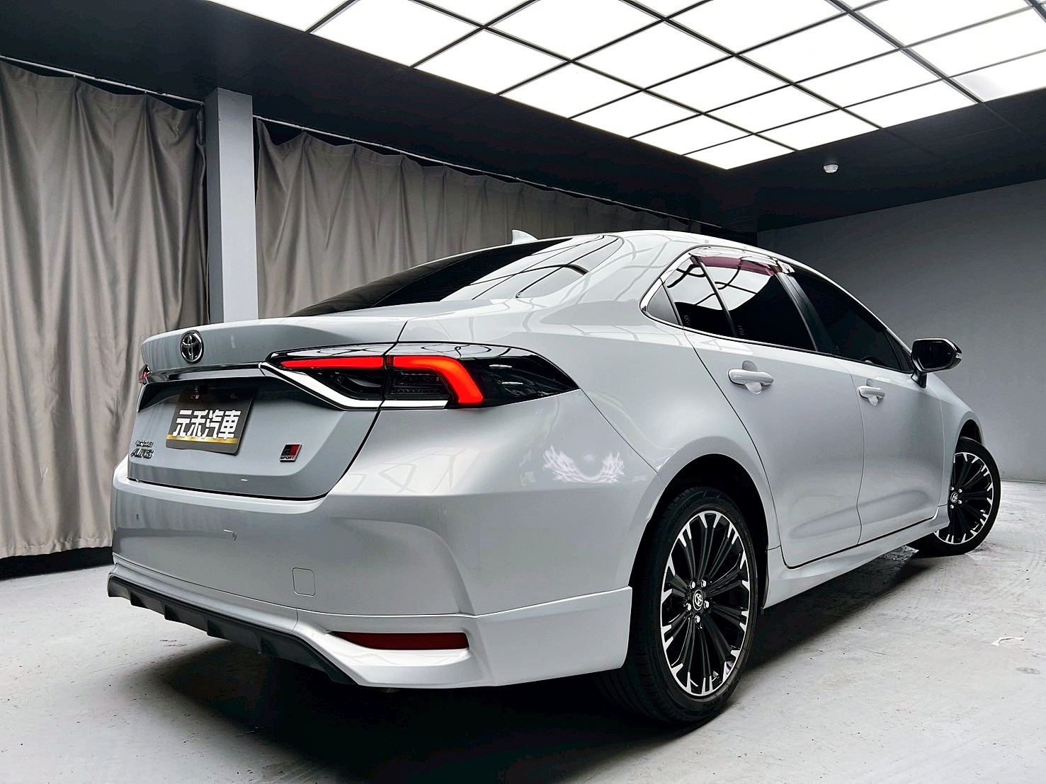 全台到府賞車 2020 Toyota Corolla Altis GR Sport『小李經理』元禾國際車業/中古車/促銷中  第18張相片