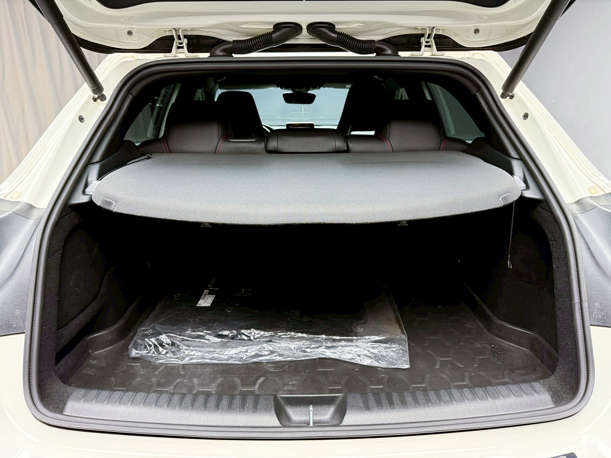 全台到府賞車 2017 Benz GLA180 運動版 X156型『小李經理』元禾國際車業/中古車/促銷中  第4張相片