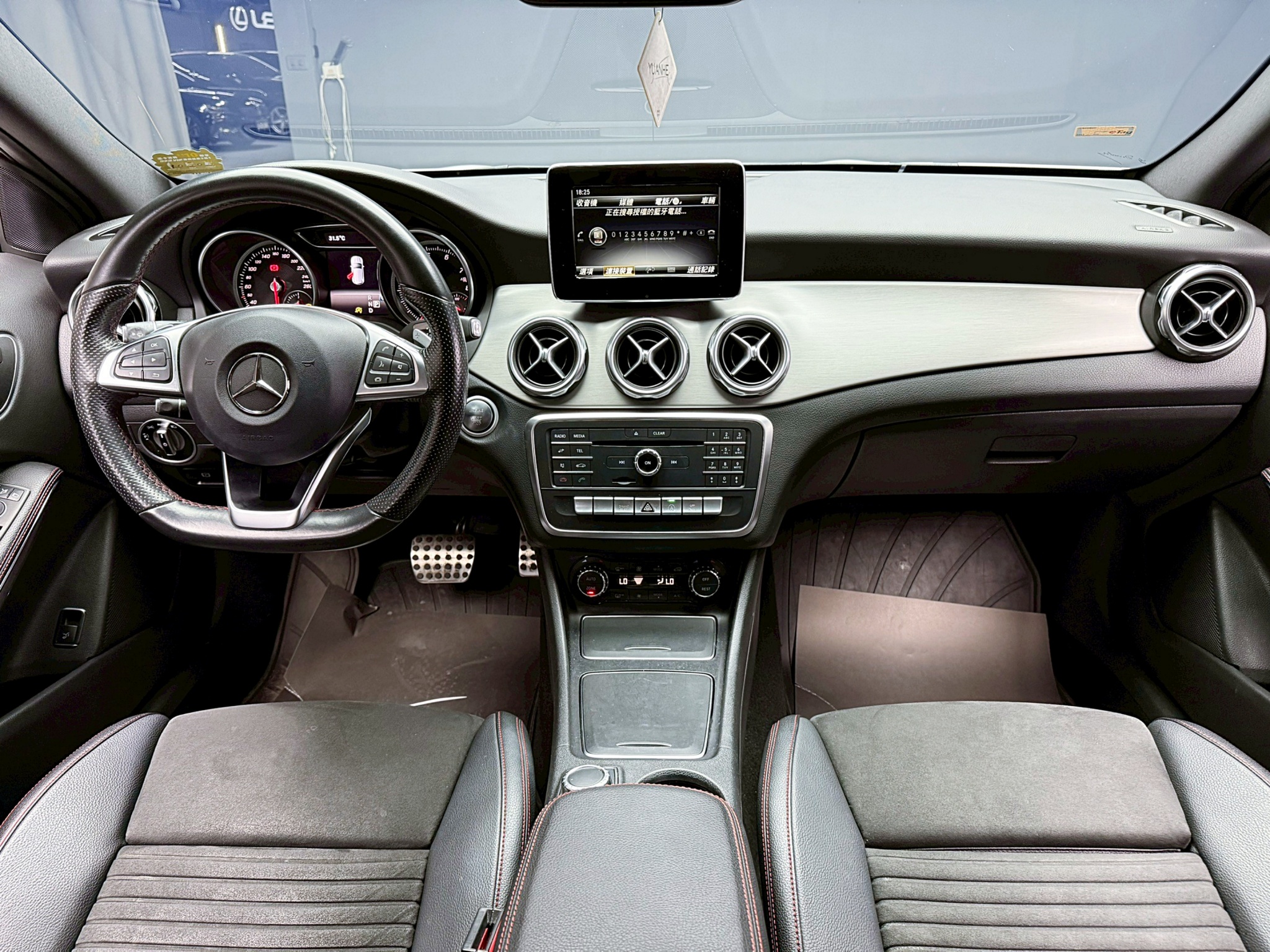 全台到府賞車 2017 Benz GLA180 運動版 X156型『小李經理』元禾國際車業/中古車/促銷中  第10張相片