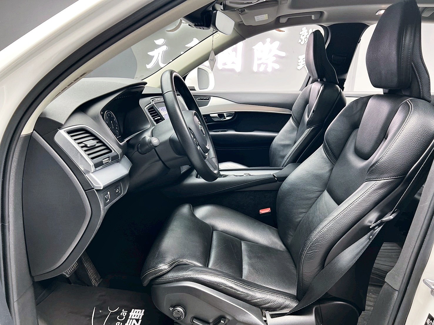 全台到府賞車 2019 Volvo XC90 T5 Momentum 七人座『小李經理』元禾國際車業/中古車/促銷中  第16張相片