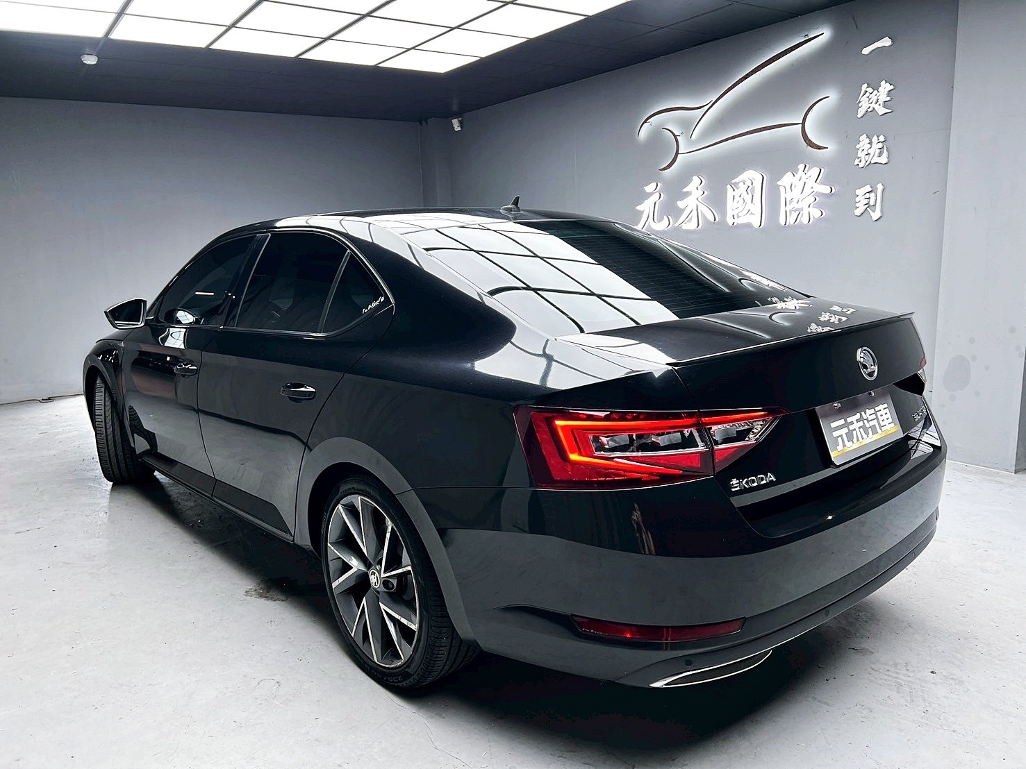 全台到府賞車 2017/18 Skoda Superb Sedan TSI Sportline『小李經理』元禾國際車業/中古車/促銷中  第3張相片