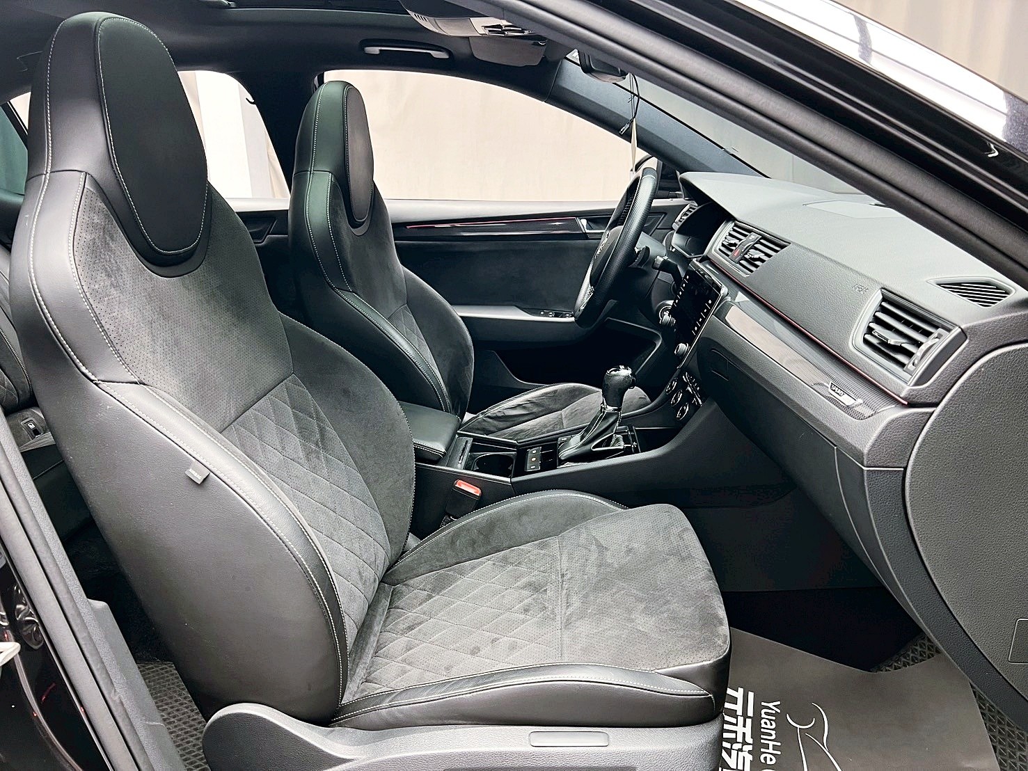 全台到府賞車 2017/18 Skoda Superb Sedan TSI Sportline『小李經理』元禾國際車業/中古車/促銷中  第11張相片