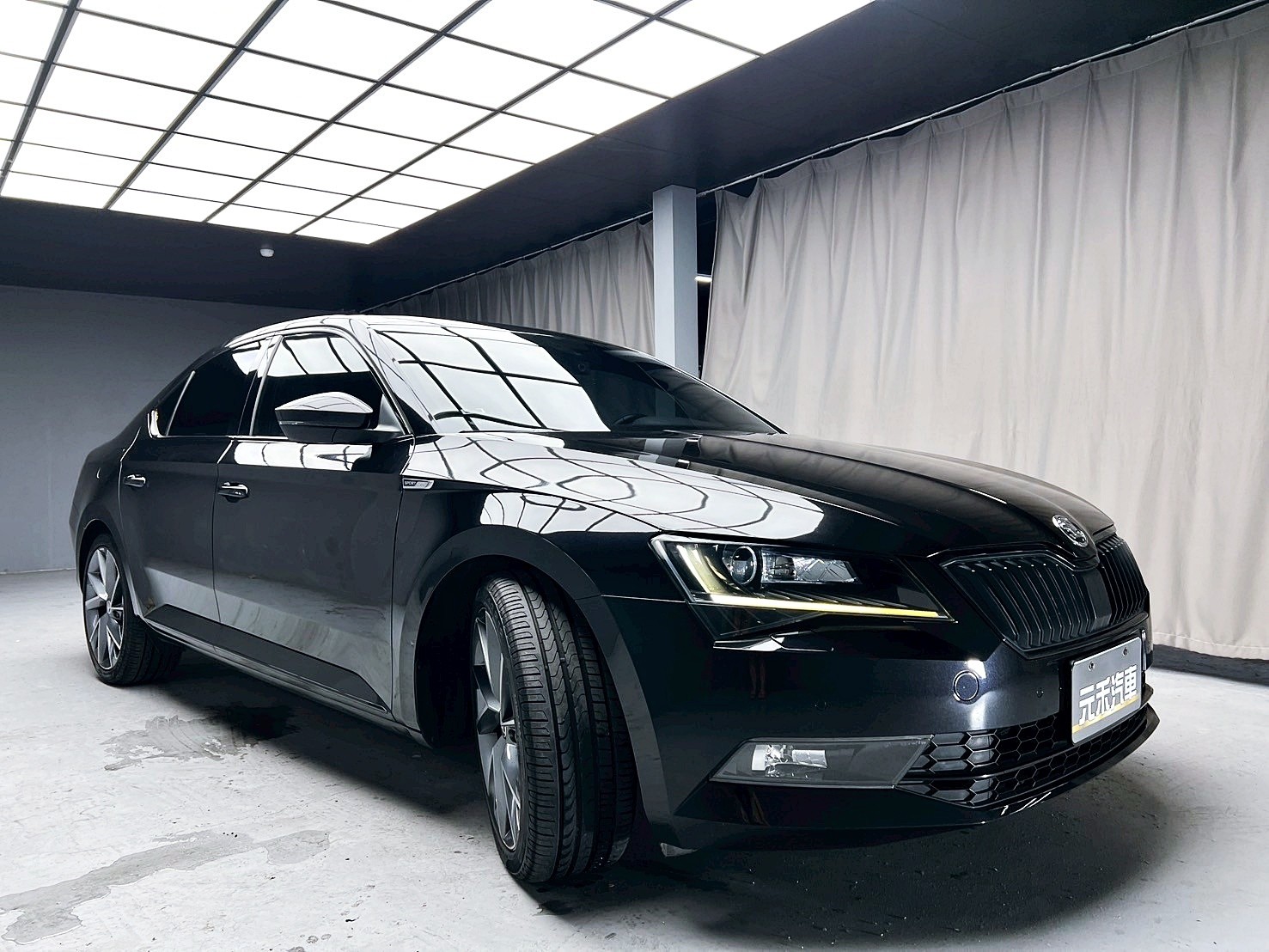 全台到府賞車 2017/18 Skoda Superb Sedan TSI Sportline『小李經理』元禾國際車業/中古車/促銷中  第19張相片