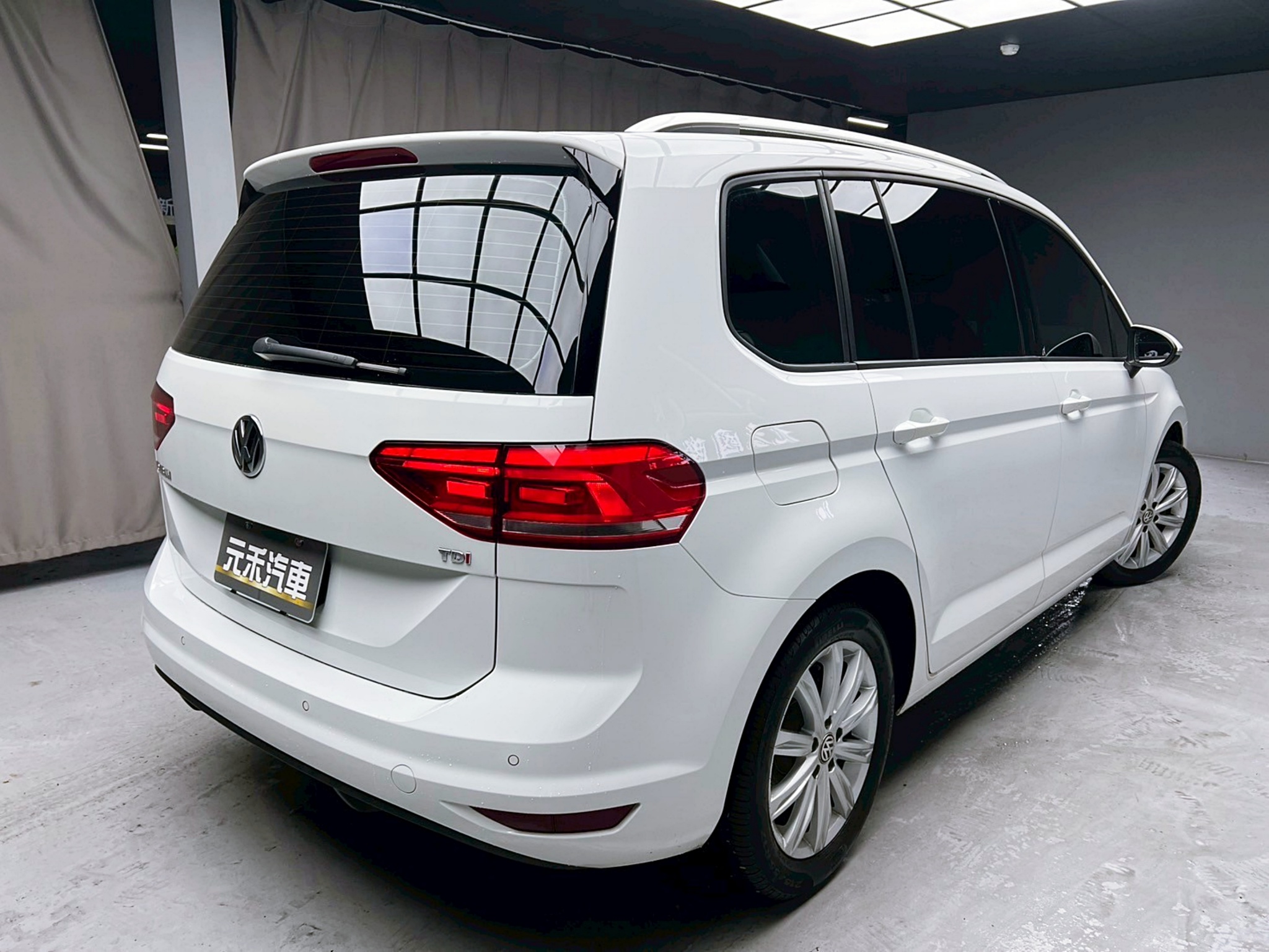 全台到府賞車 2015/16 Volkswagen Touran 280TDI Comfortline 七人座『小李經理』元禾國際車業/中古車/促銷中  第18張相片