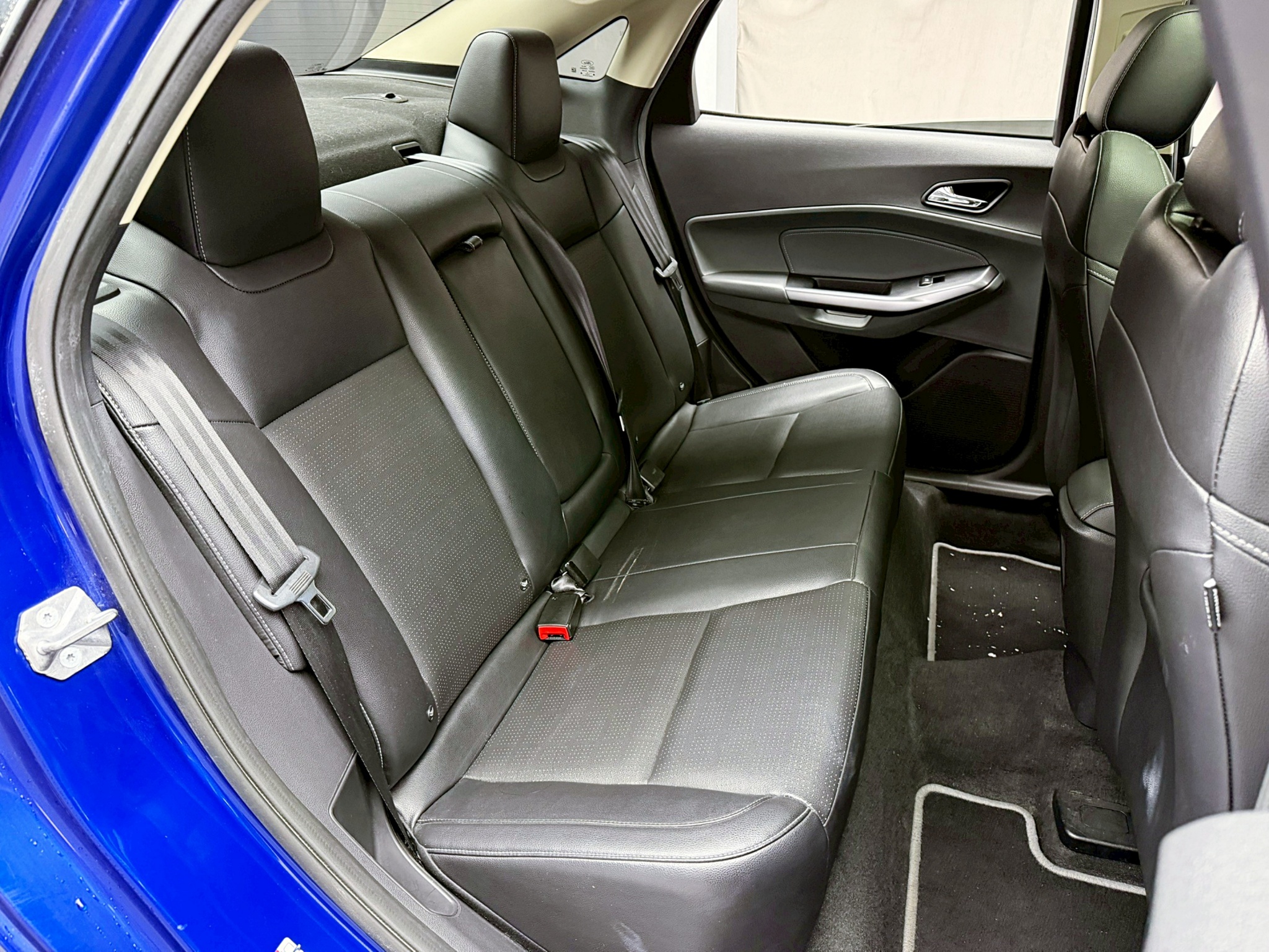 全台到府賞車 2019 Ford Escort 時尚型『小李經理』元禾國際車業/中古車/促銷中  第8張相片