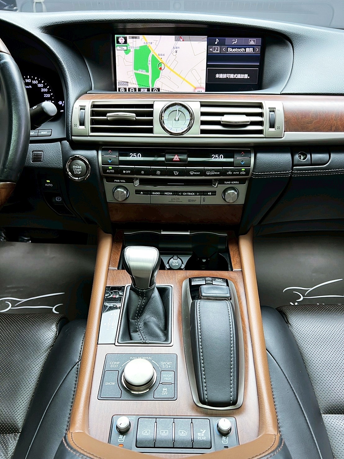 全台到府賞車 2015 Lexus LS460L 頂級版『小李經理』元禾國際車業/中古車/促銷中  第8張相片