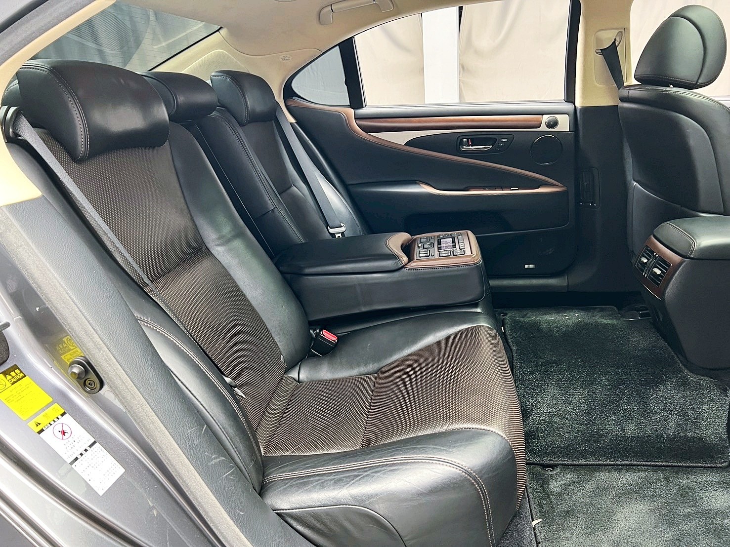 全台到府賞車 2015 Lexus LS460L 頂級版『小李經理』元禾國際車業/中古車/促銷中  第13張相片