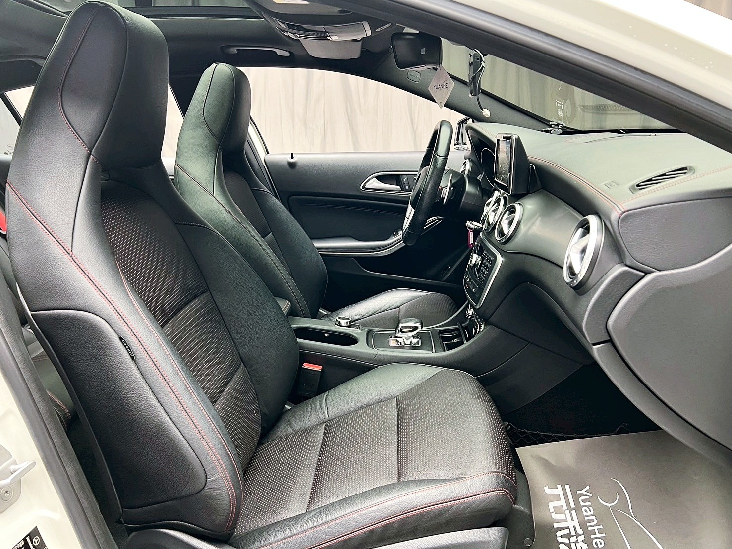 全台到府賞車 2014/15 Benz GLA45 AMG 4MATIC X156型『小李經理』元禾國際車業/中古車/促銷中  第20張相片