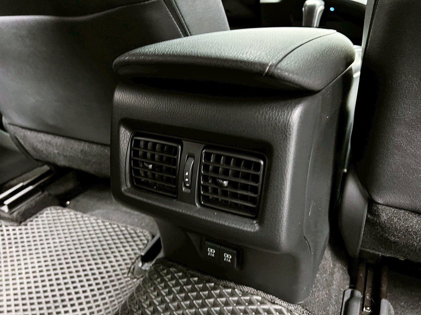 全台到府賞車 2021 Toyota Camry 豪華版『小李經理』元禾國際車業/中古車/促銷中  第11張相片