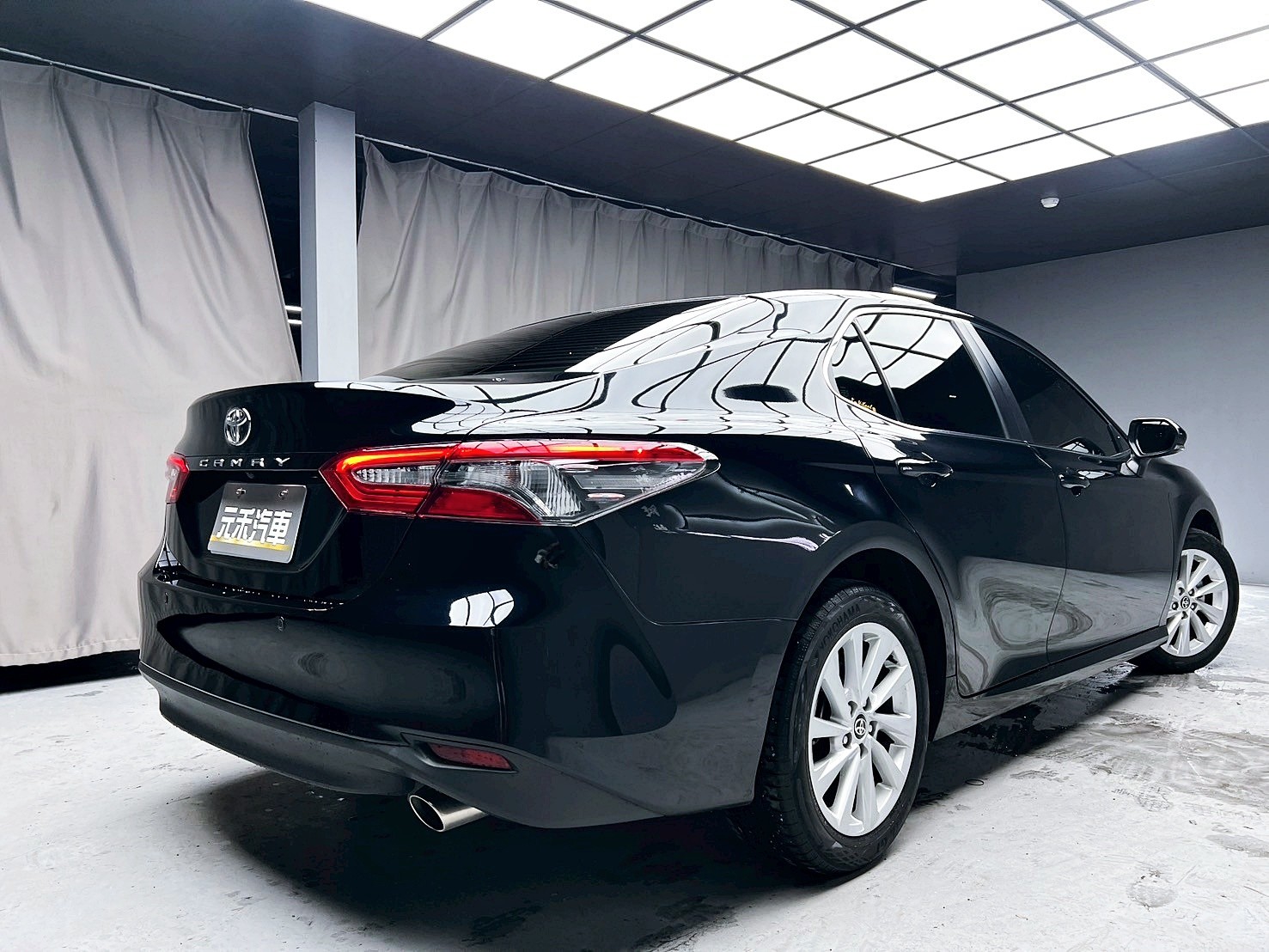 全台到府賞車 2021 Toyota Camry 豪華版『小李經理』元禾國際車業/中古車/促銷中  第18張相片