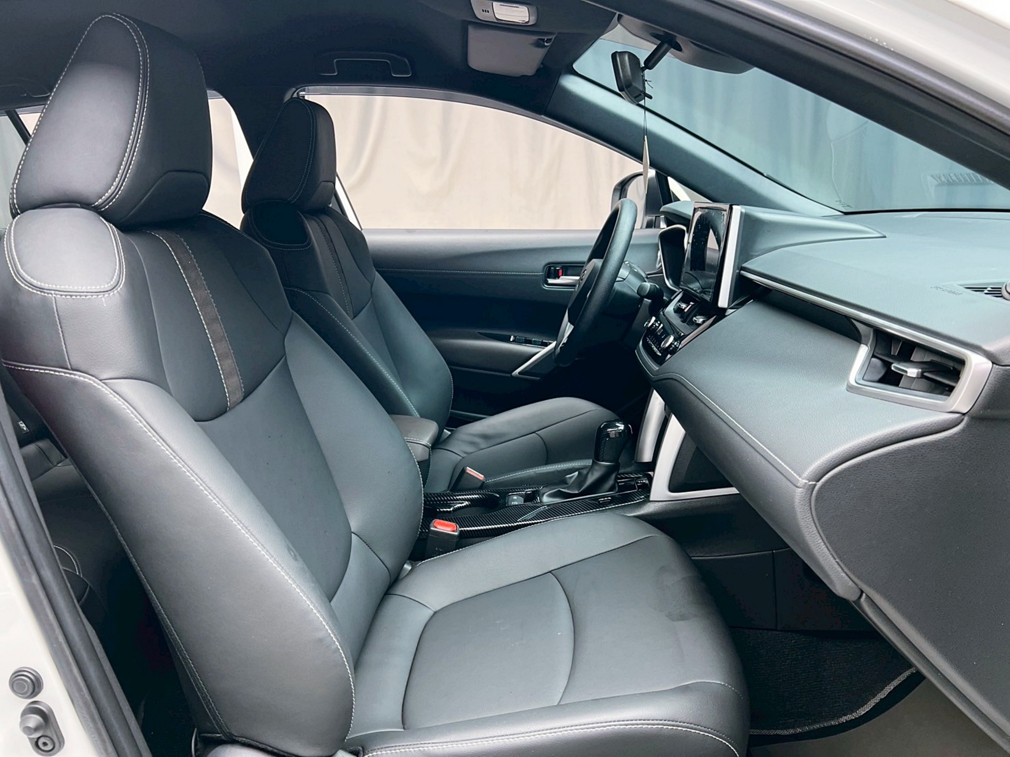 全台到府賞車 2024/25 Toyota Corolla Cross 尊爵版『小李經理』元禾國際車業/中古車/促銷中  第10張相片