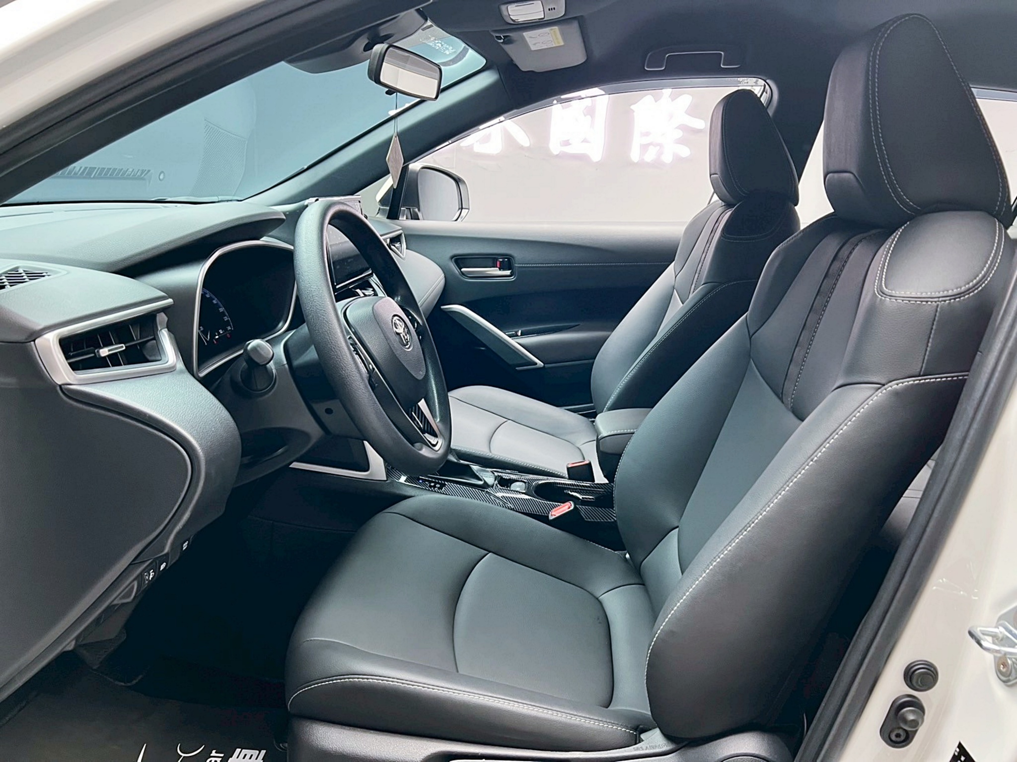 全台到府賞車 2024/25 Toyota Corolla Cross 尊爵版『小李經理』元禾國際車業/中古車/促銷中  第14張相片