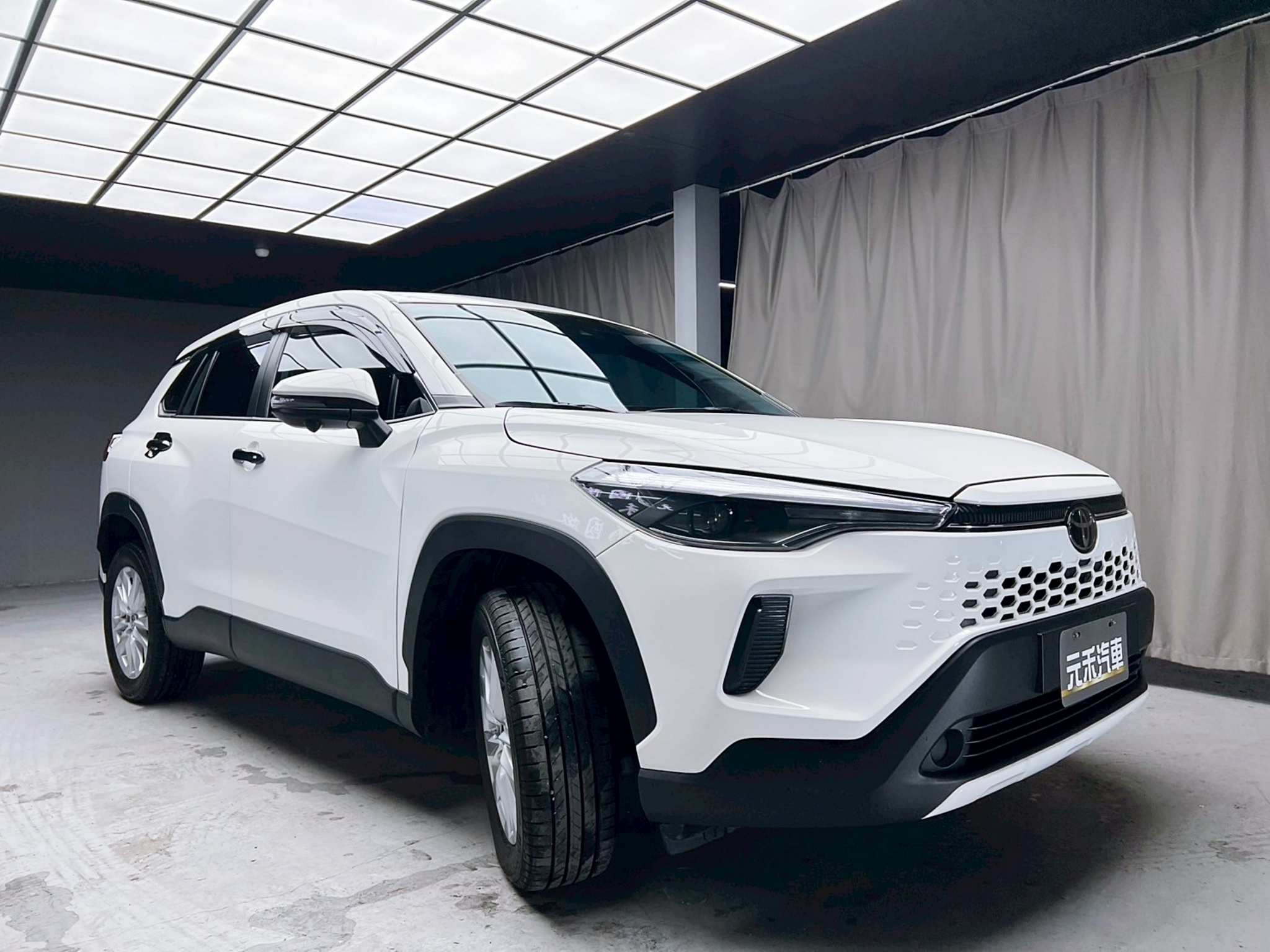 全台到府賞車 2024/25 Toyota Corolla Cross 尊爵版『小李經理』元禾國際車業/中古車/促銷中  第19張相片