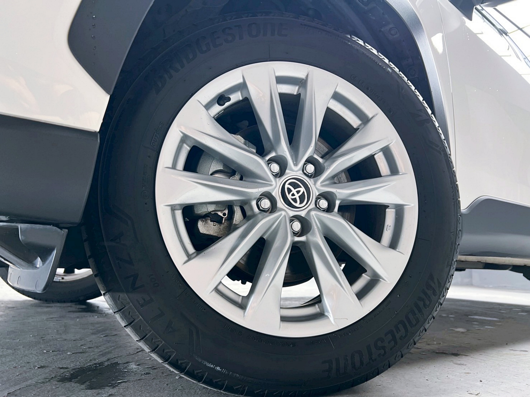 全台到府賞車 2024/25 Toyota Corolla Cross 尊爵版『小李經理』元禾國際車業/中古車/促銷中  第20張相片