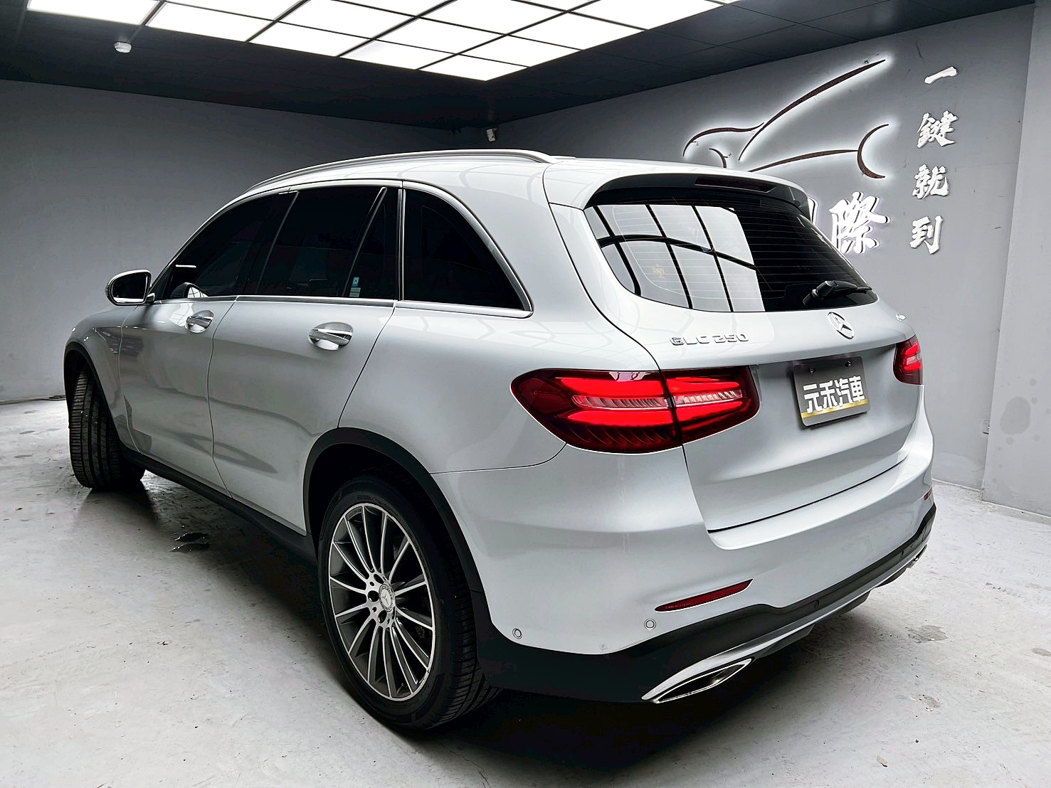 全台到府賞車 2016/17 Benz GLC250 4MATIC AMG Line X253型『小李經理』元禾國際車業/中古車/促銷中  第3張相片