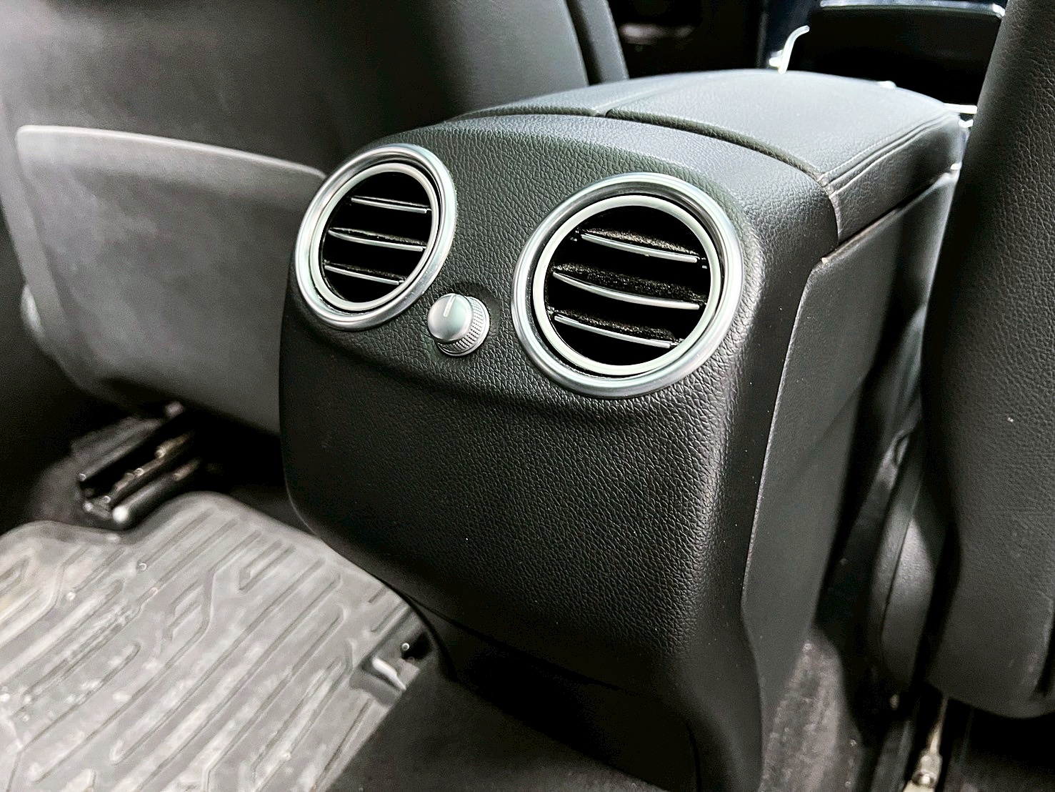 全台到府賞車 2016/17 Benz GLC250 4MATIC AMG Line X253型『小李經理』元禾國際車業/中古車/促銷中  第11張相片