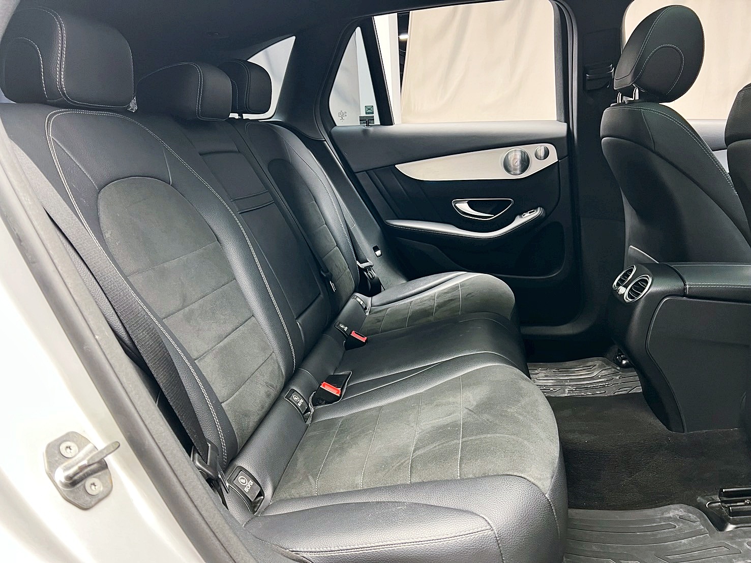 全台到府賞車 2016/17 Benz GLC250 4MATIC AMG Line X253型『小李經理』元禾國際車業/中古車/促銷中  第12張相片