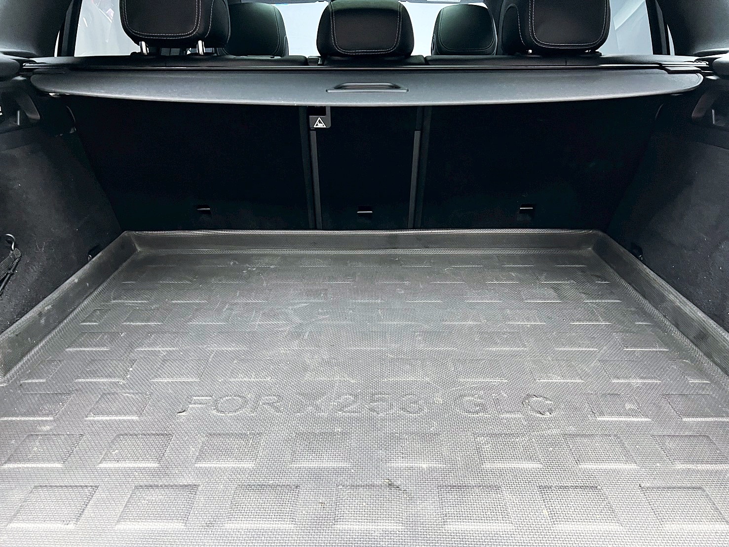 全台到府賞車 2016/17 Benz GLC250 4MATIC AMG Line X253型『小李經理』元禾國際車業/中古車/促銷中  第17張相片