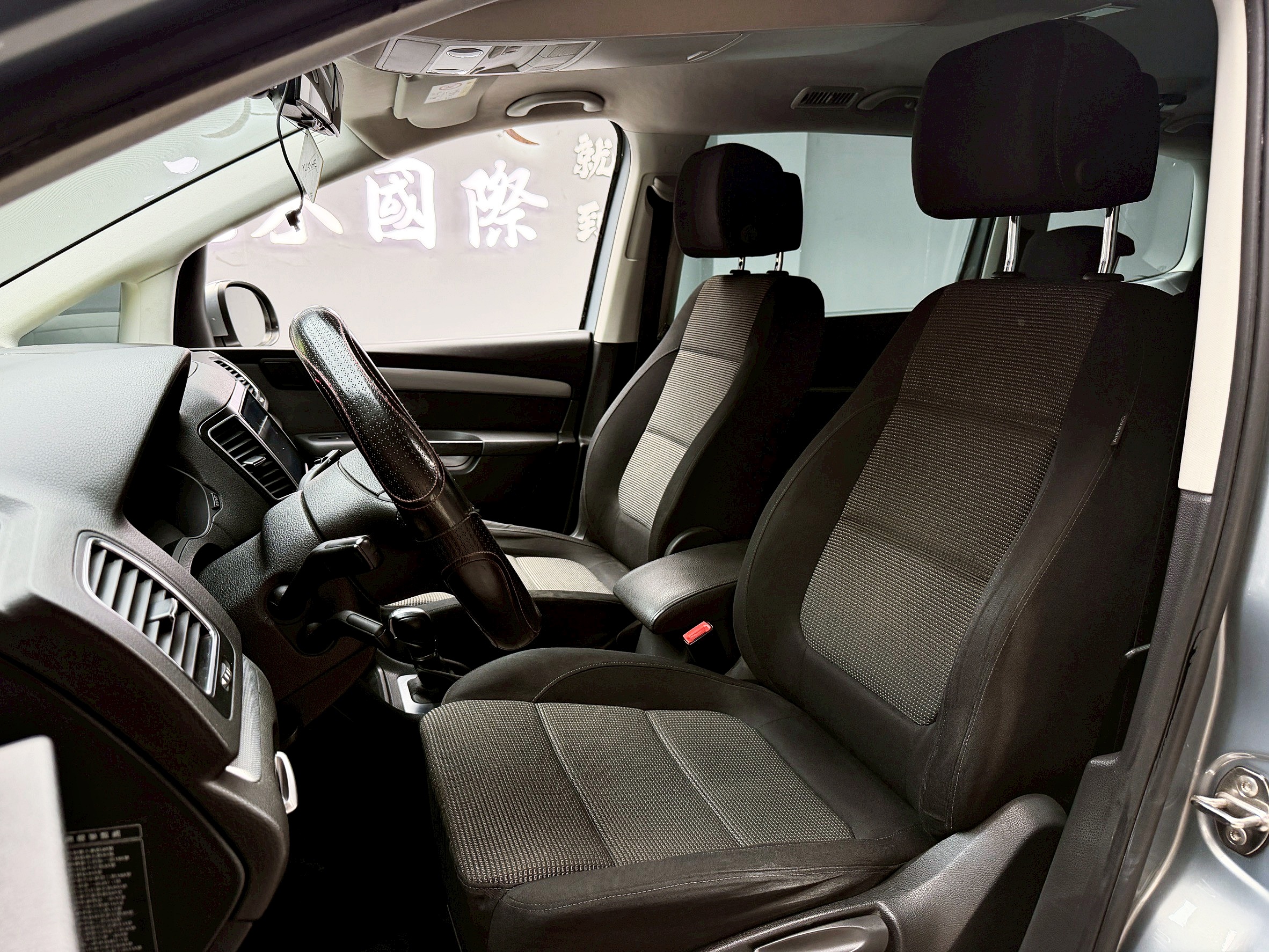 全台到府賞車 2014/15 Volkswagen Sharan TDI BMT Comfortine 七人座『小李經理』元禾國際車業/中古車/促銷中  第14張相片