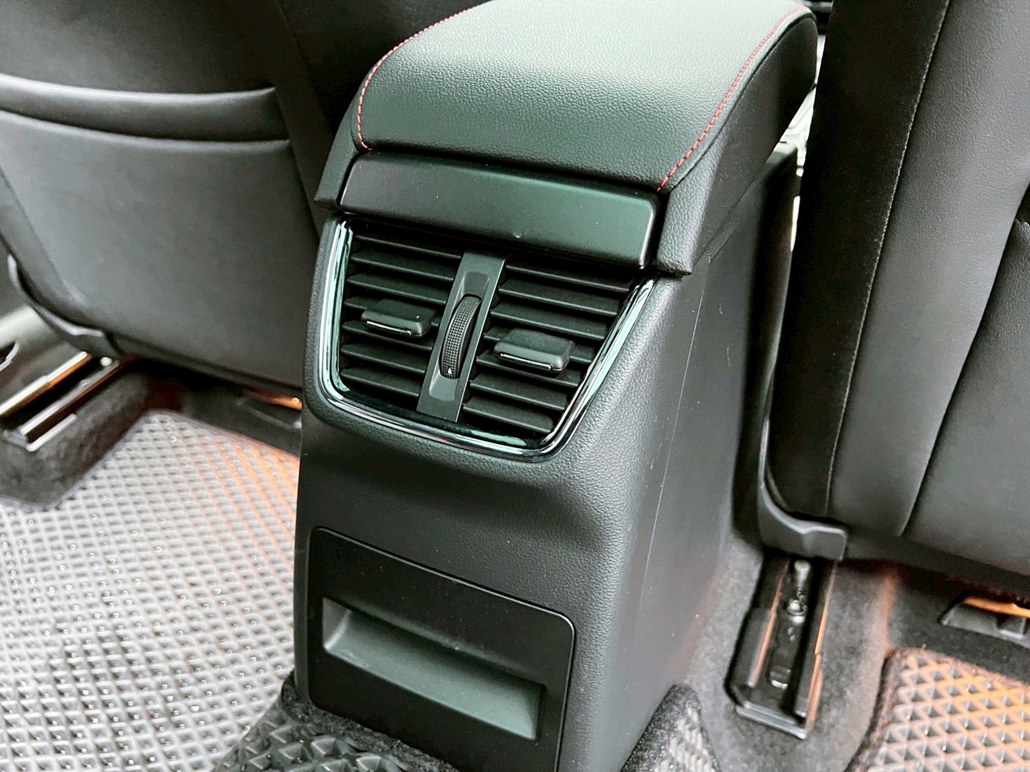 全台到府賞車 2019/20 Skoda Octavia Combi RS『小李經理』元禾國際車業/中古車/促銷中  第11張相片