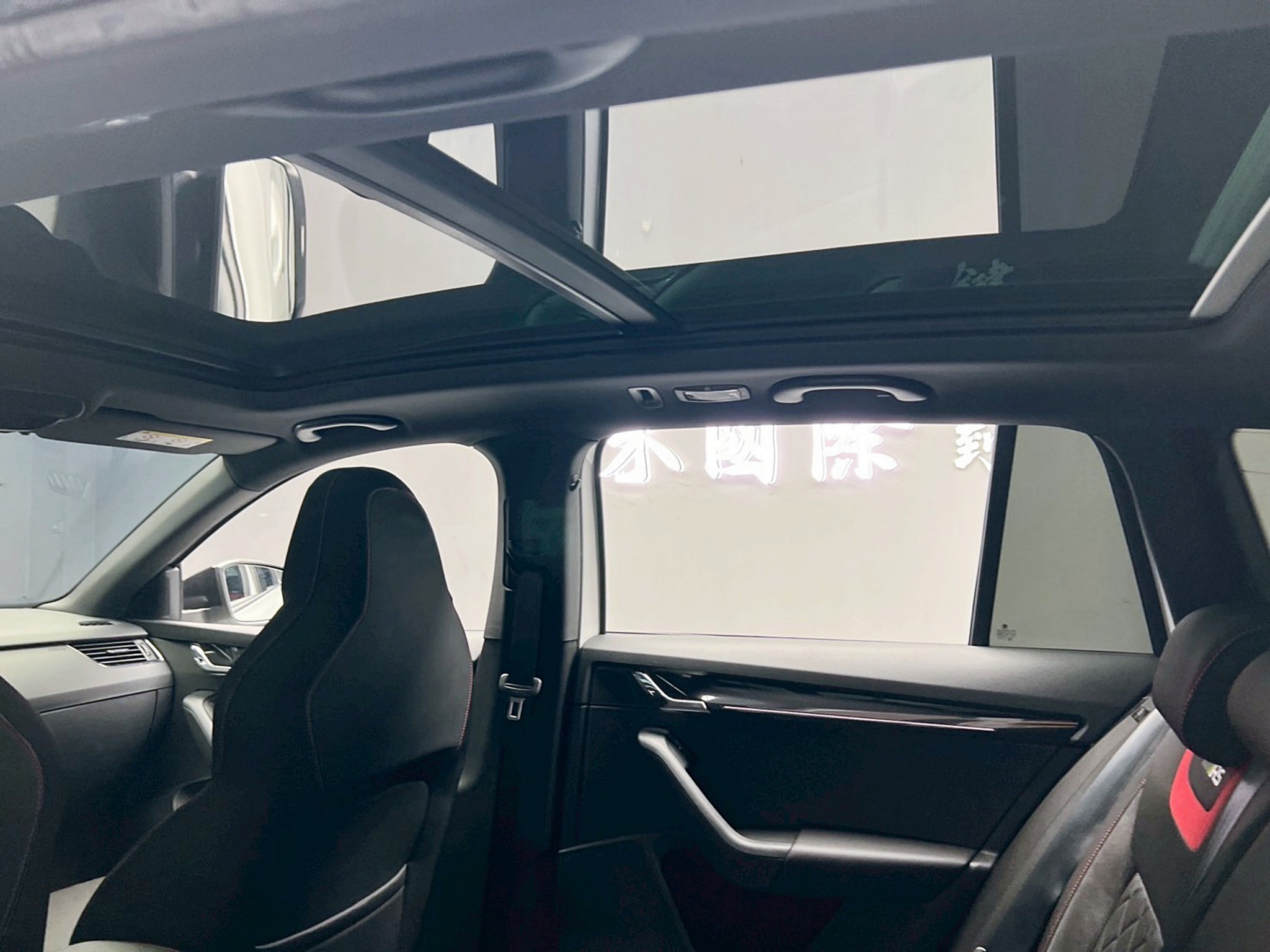 全台到府賞車 2019/20 Skoda Octavia Combi RS『小李經理』元禾國際車業/中古車/促銷中  第13張相片