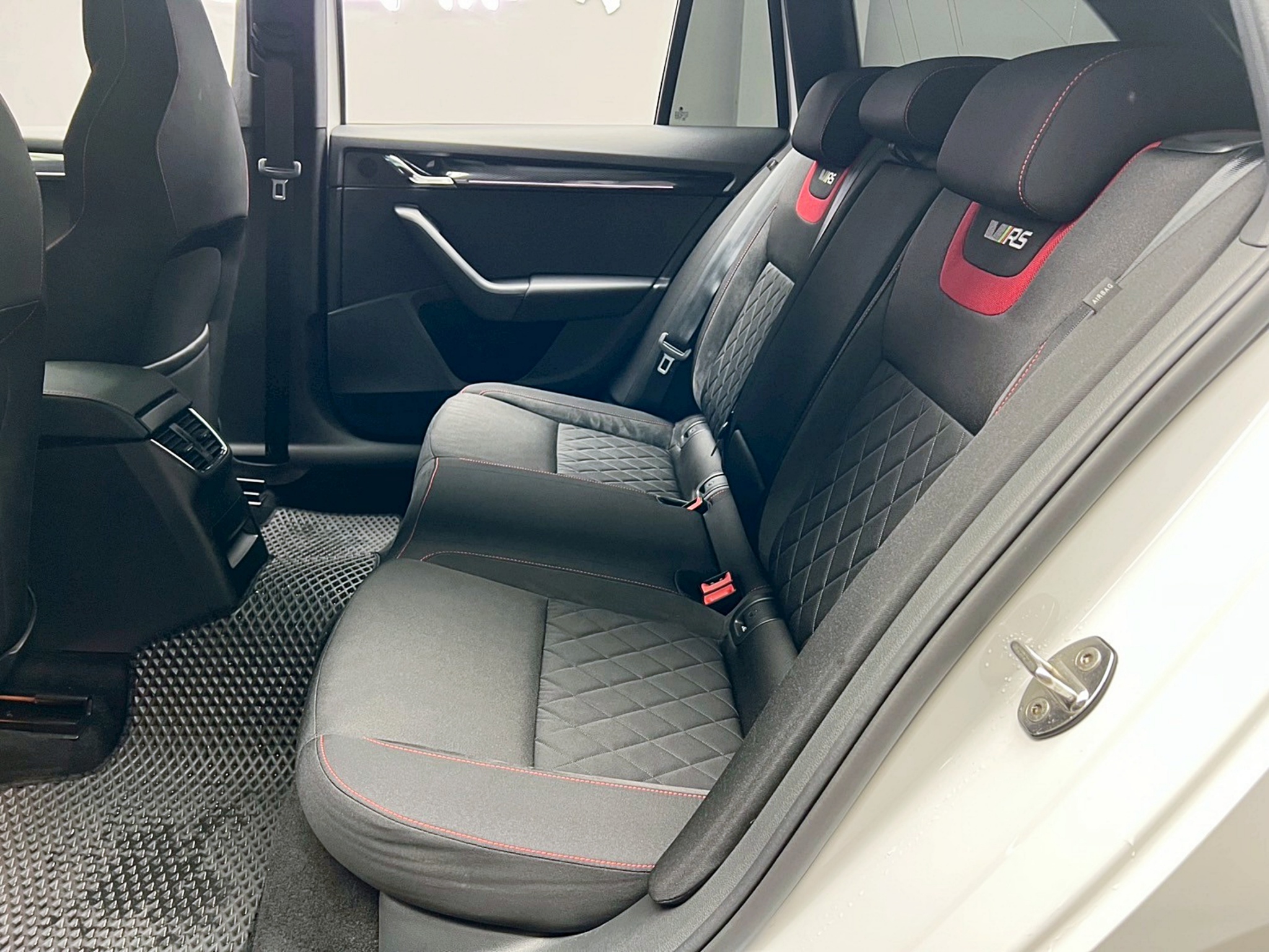 全台到府賞車 2019/20 Skoda Octavia Combi RS『小李經理』元禾國際車業/中古車/促銷中  第15張相片