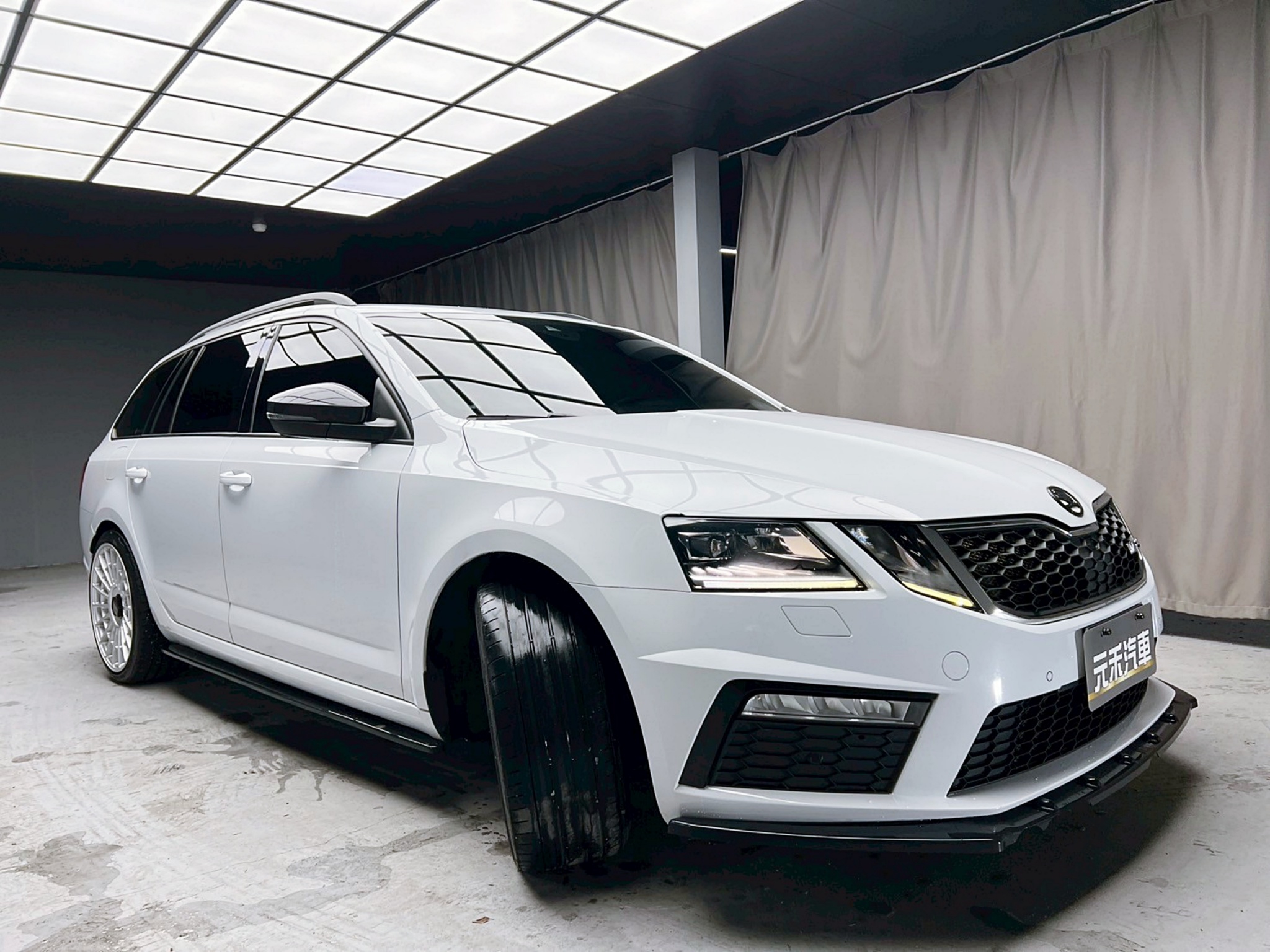 全台到府賞車 2019/20 Skoda Octavia Combi RS『小李經理』元禾國際車業/中古車/促銷中  第19張相片