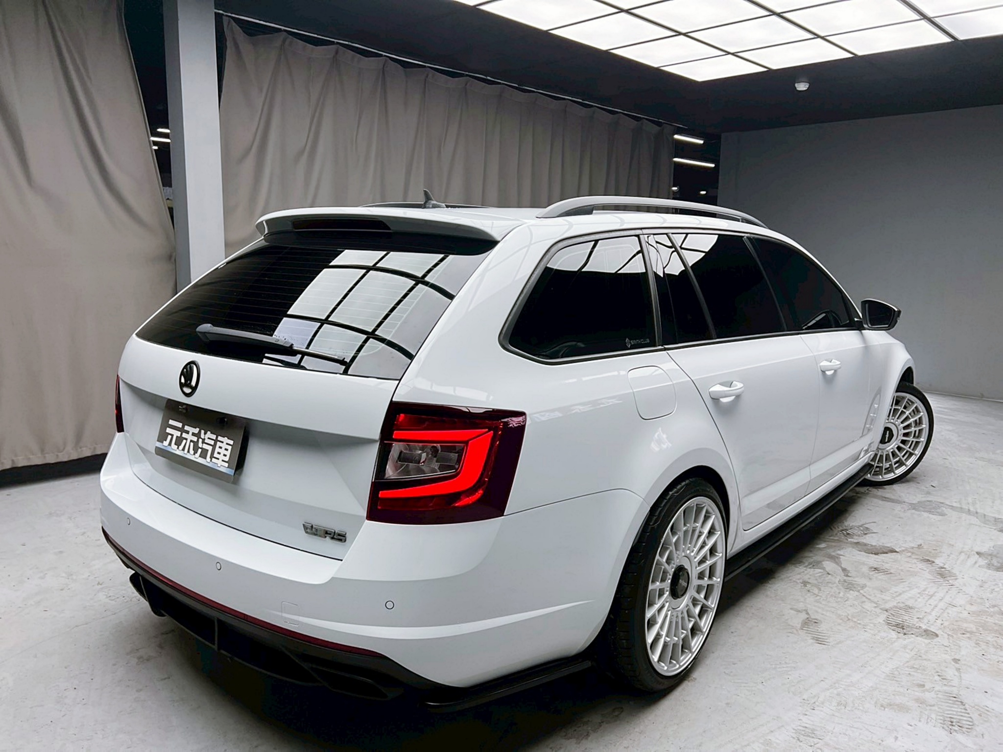 全台到府賞車 2019/20 Skoda Octavia Combi RS『小李經理』元禾國際車業/中古車/促銷中  第20張相片