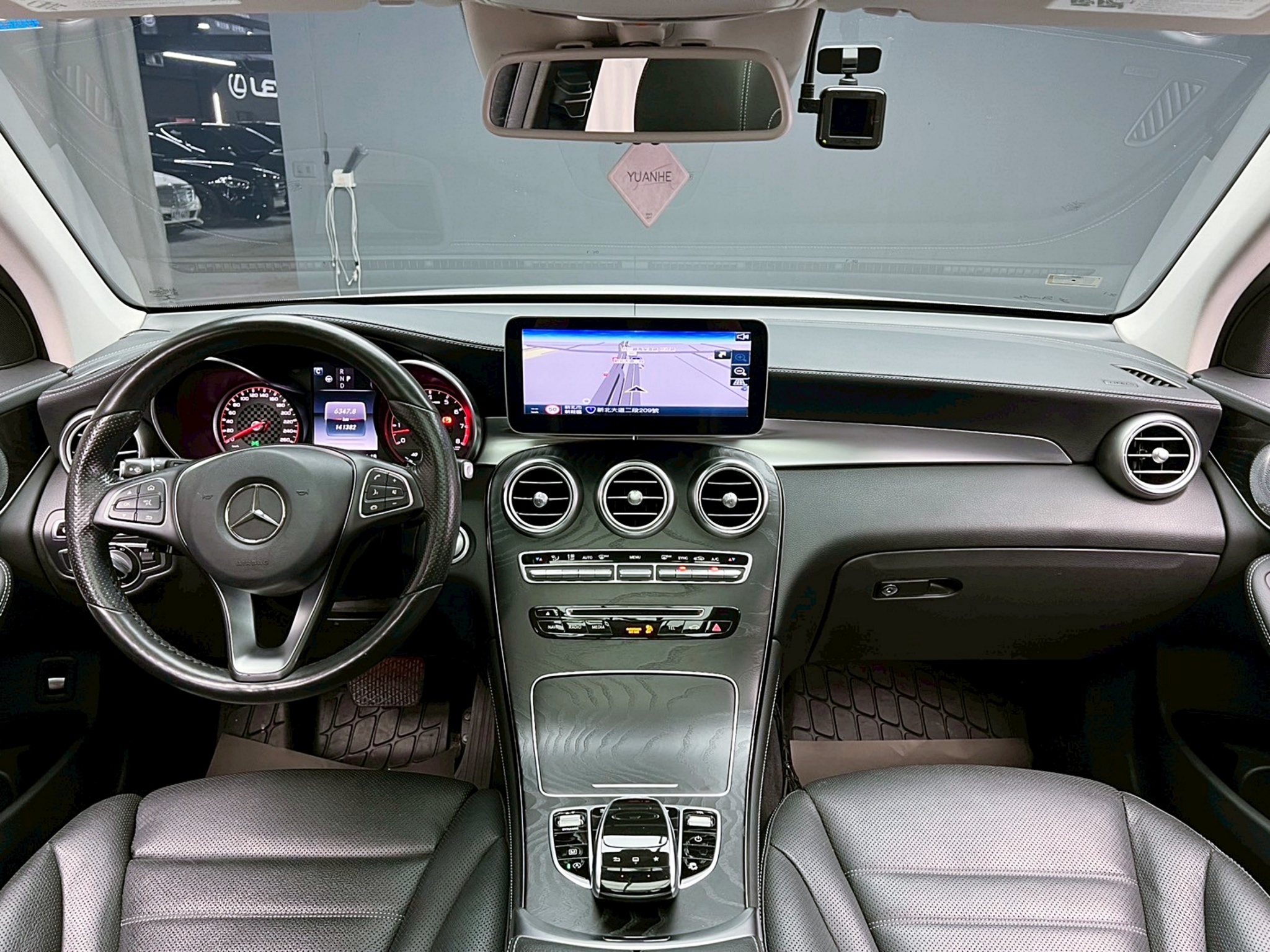 全台到府賞車 2016 Benz GLC300 4MATIC AMG Line X253型『小李經理』元禾國際車業/中古車/促銷中  第10張相片