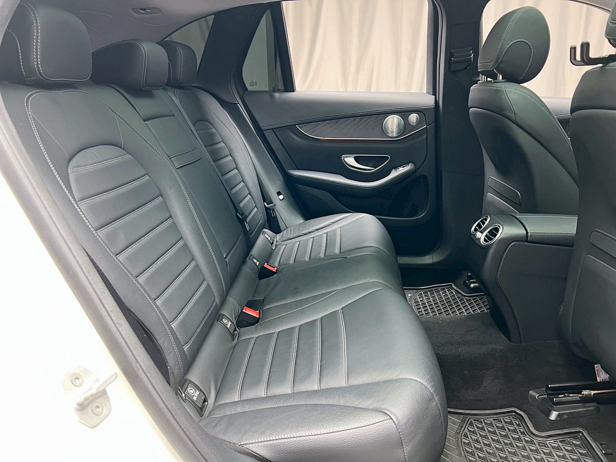 全台到府賞車 2016 Benz GLC300 4MATIC AMG Line X253型『小李經理』元禾國際車業/中古車/促銷中  第12張相片