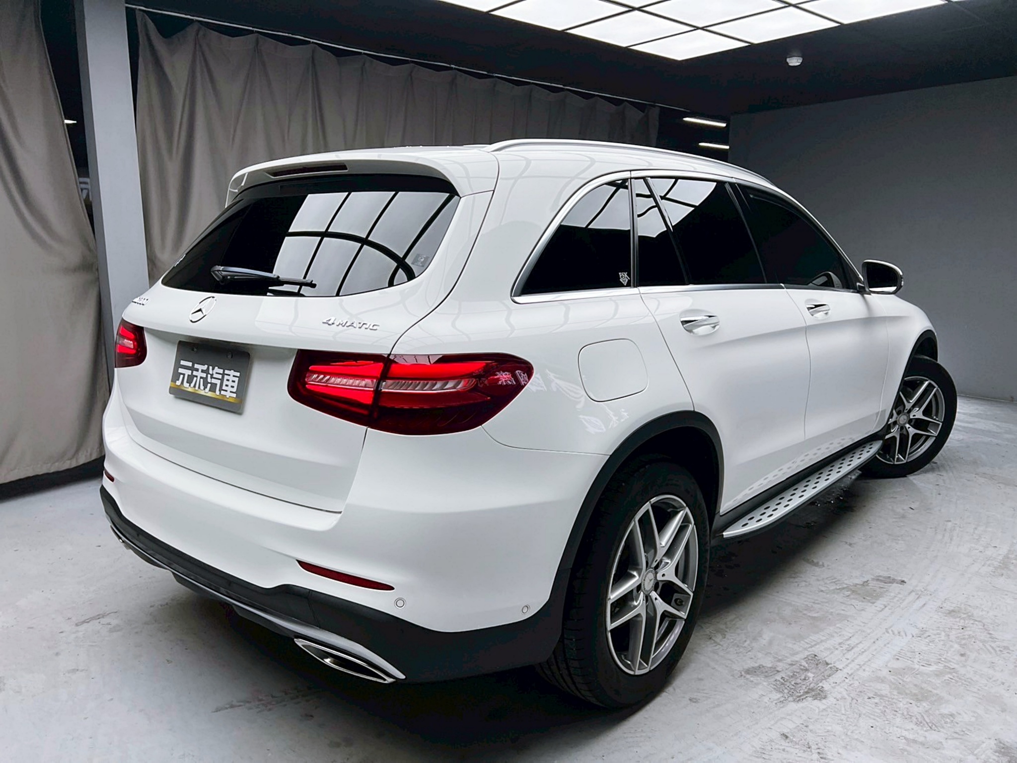 全台到府賞車 2016 Benz GLC300 4MATIC AMG Line X253型『小李經理』元禾國際車業/中古車/促銷中  第18張相片