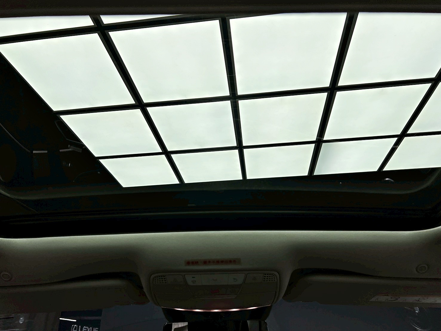 全台到府賞車 2021 Benz E300 Sedan Exclusive W213型『小李經理』元禾國際車業/中古車/促銷中  第10張相片