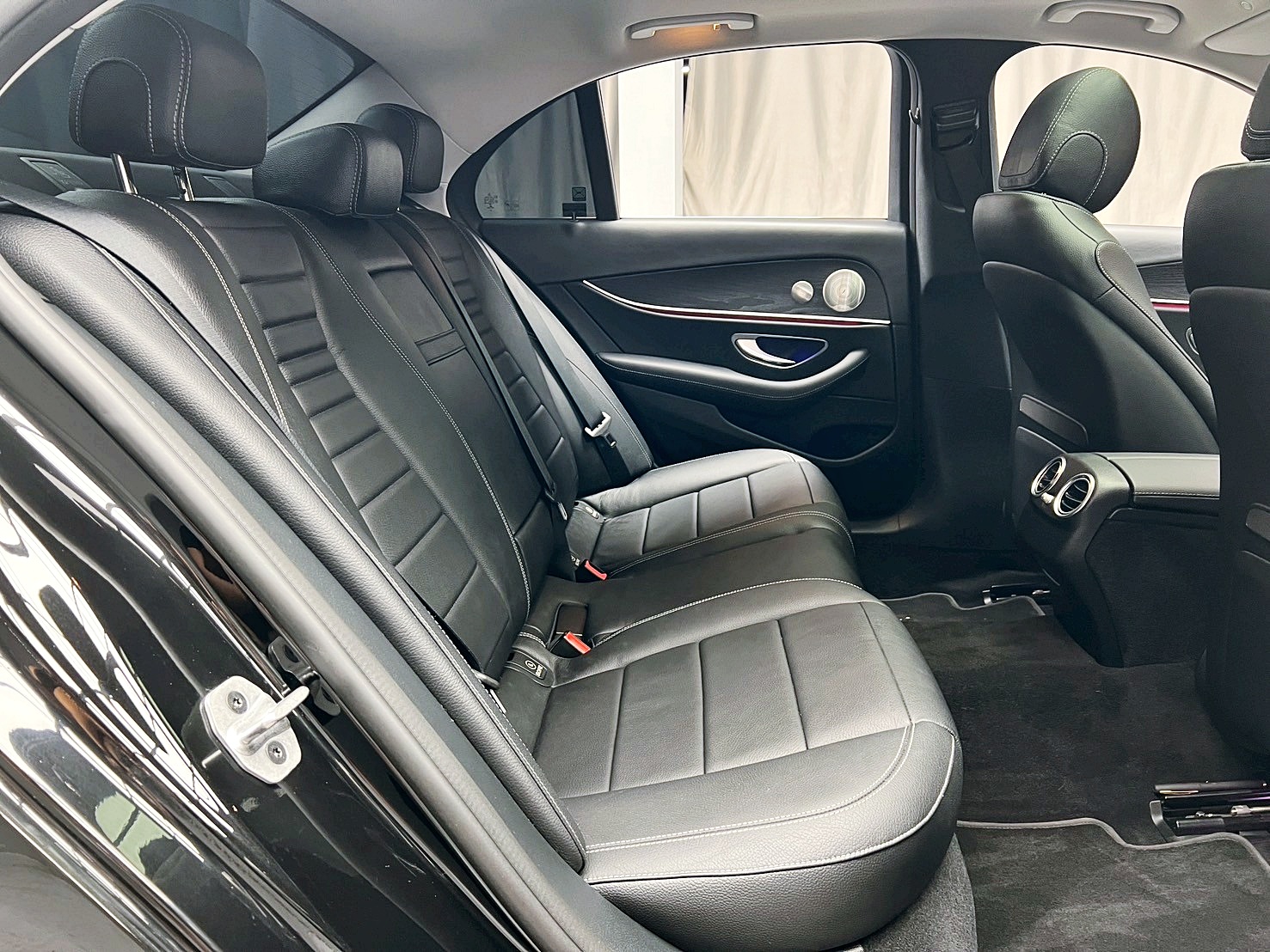 全台到府賞車 2021 Benz E300 Sedan Exclusive W213型『小李經理』元禾國際車業/中古車/促銷中  第13張相片