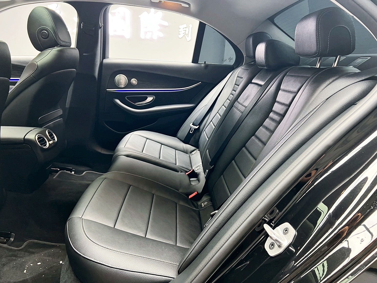 全台到府賞車 2021 Benz E300 Sedan Exclusive W213型『小李經理』元禾國際車業/中古車/促銷中  第14張相片